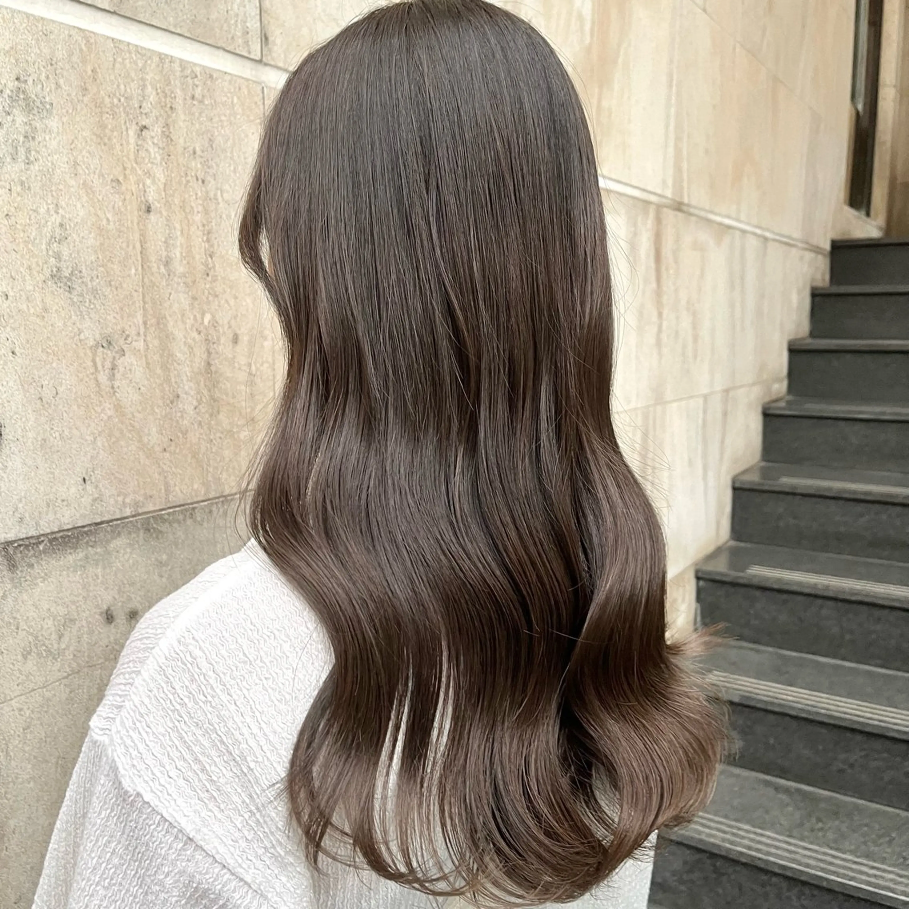 ロング カラー グレージュ ヘアカラー トリートメント ブリーチなし✨艶髪 カラー𓃲YAGIのヘアスタイル