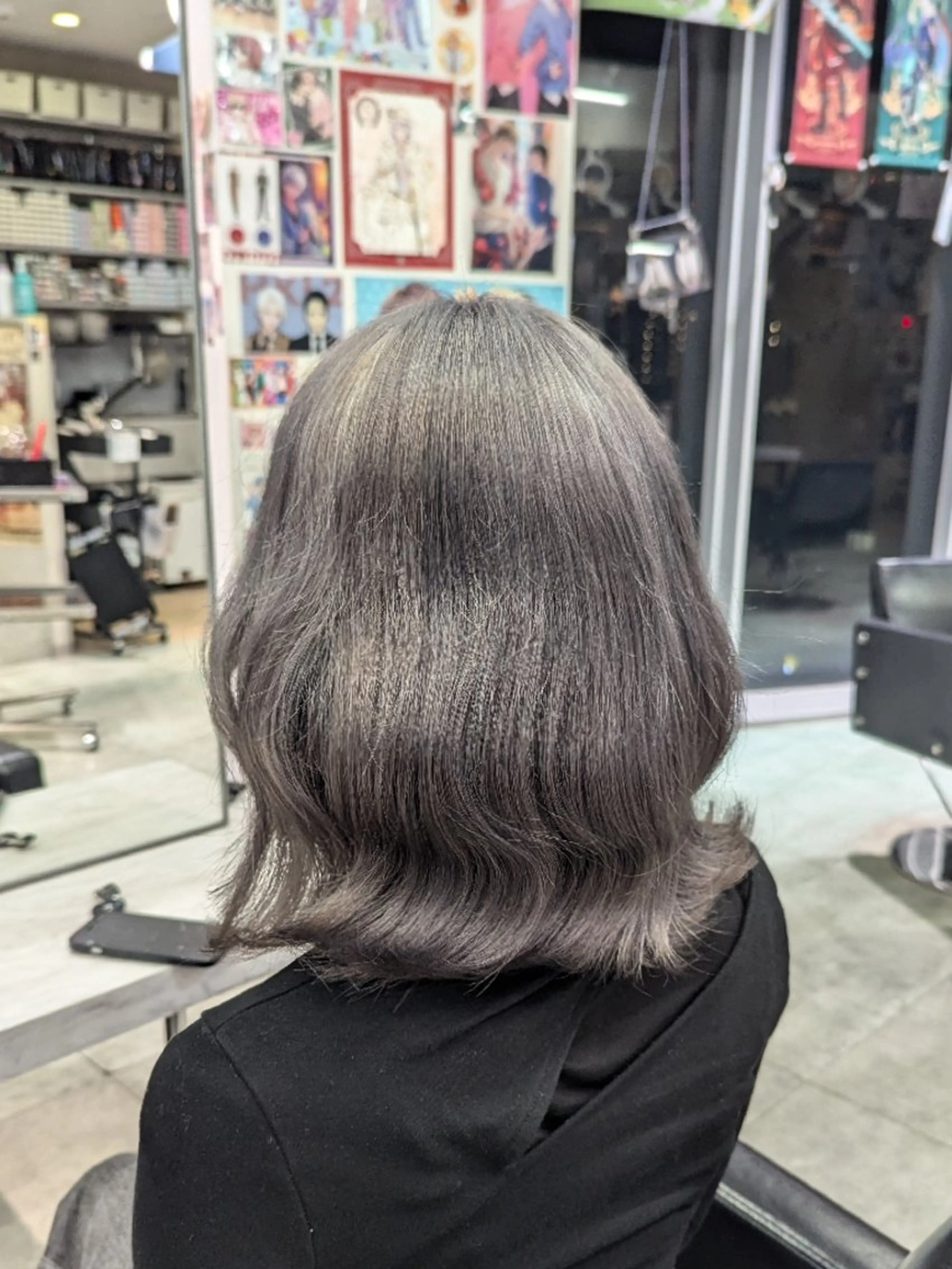 カラー ミディアム シルバー 推しカラー🦉にじさ んじカラー🌈🕒✨のヘアスタイル