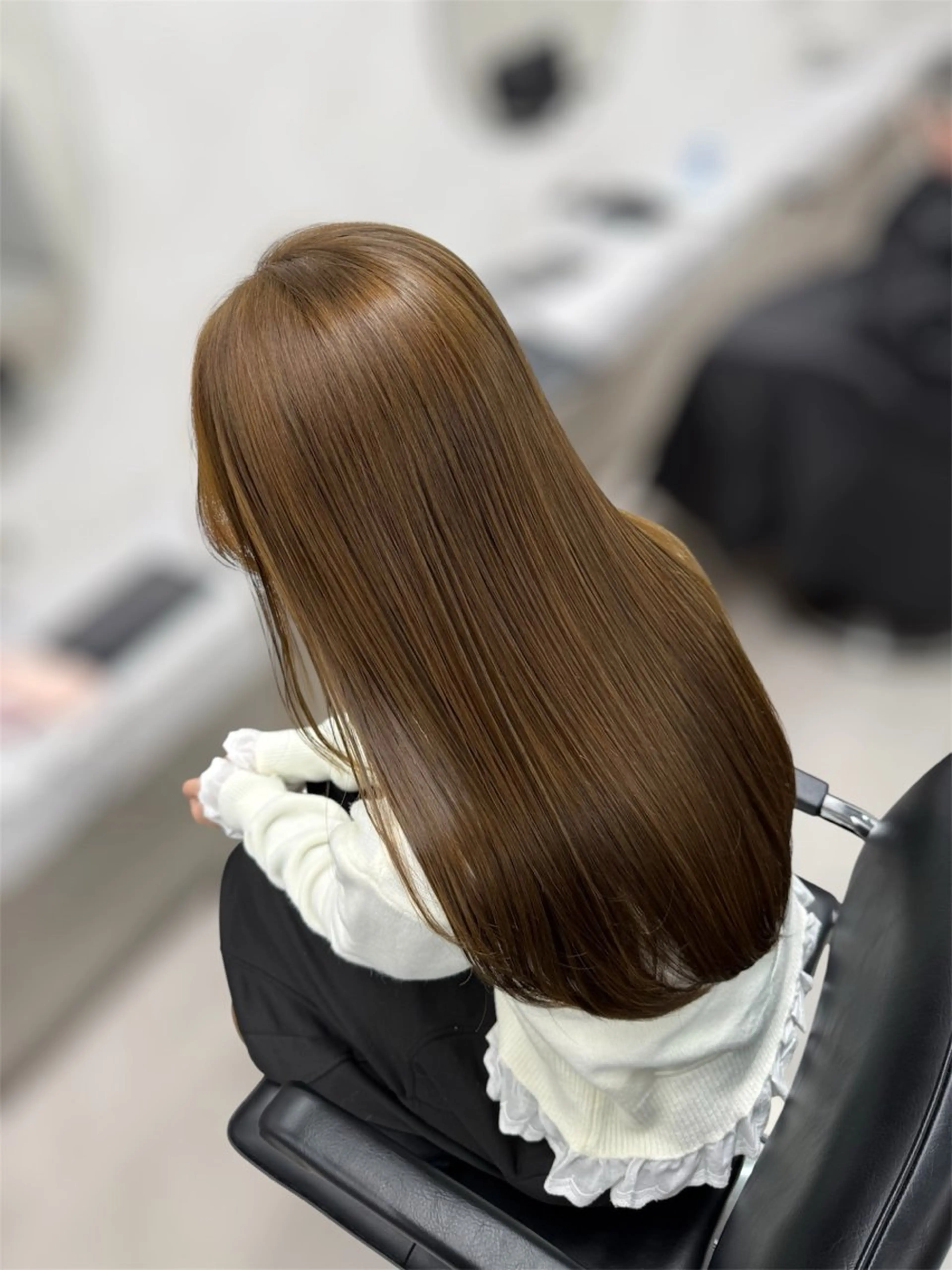 ミディアム ヘアカラー レイヤー／ハイトーン 🍎森貝洋亮🍎のヘアスタイル