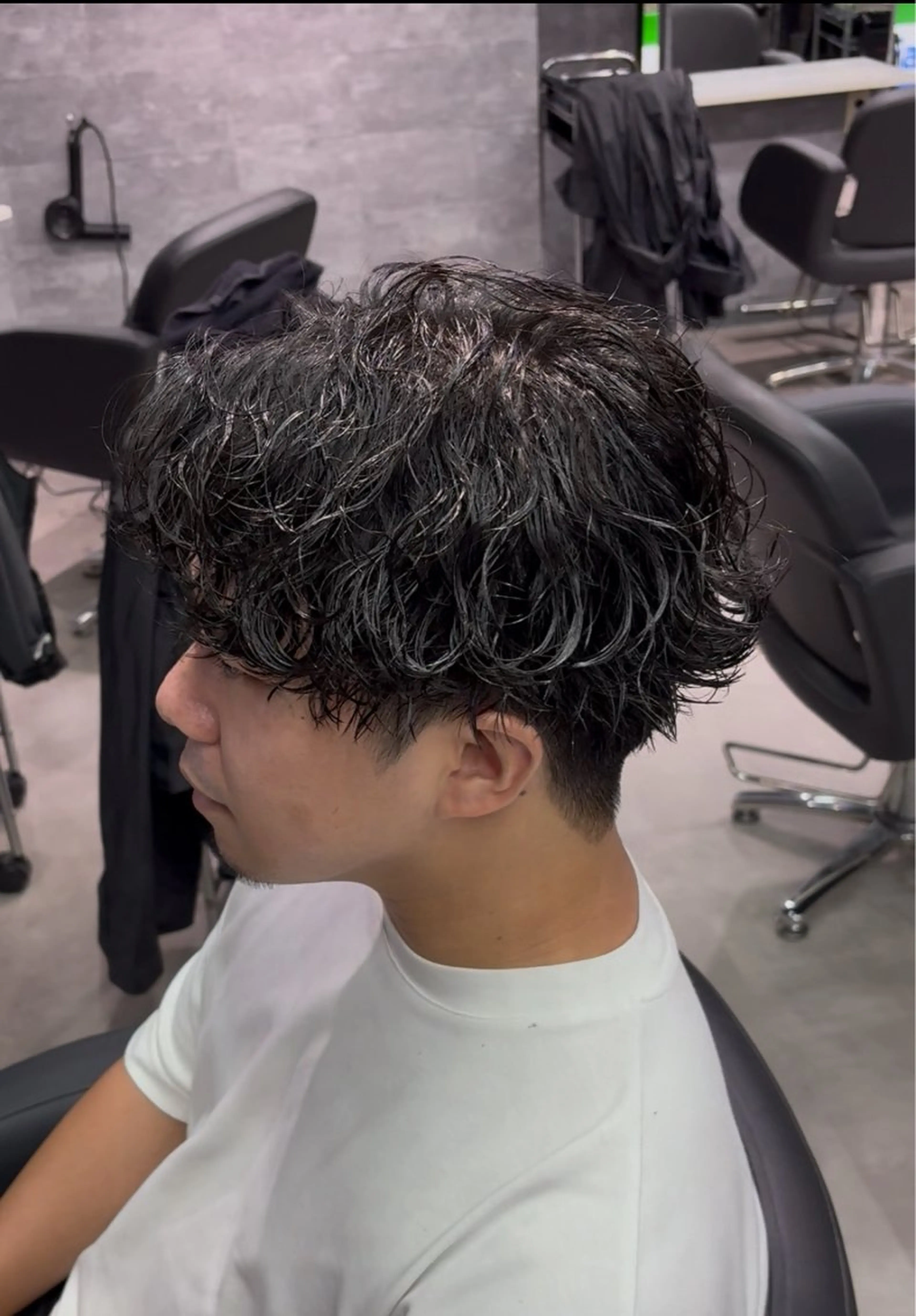 マッシュカット＋波巻きパーマの写真