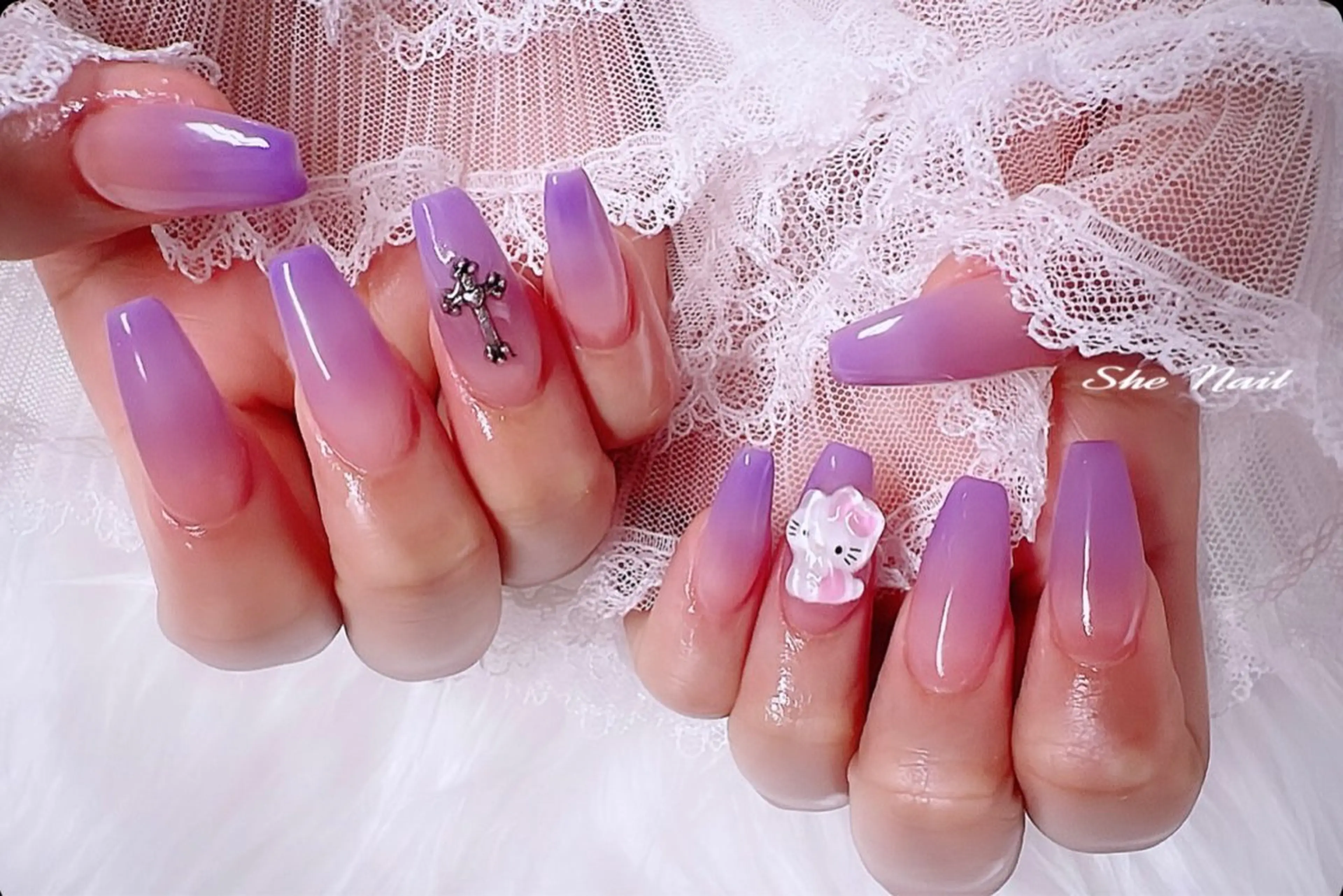 ネイル チークネイル 長さ出し フレンチネイル ガラスフレンチ グラデーション She   Nail所属・ISA_ BELLAのネイルデザイン
