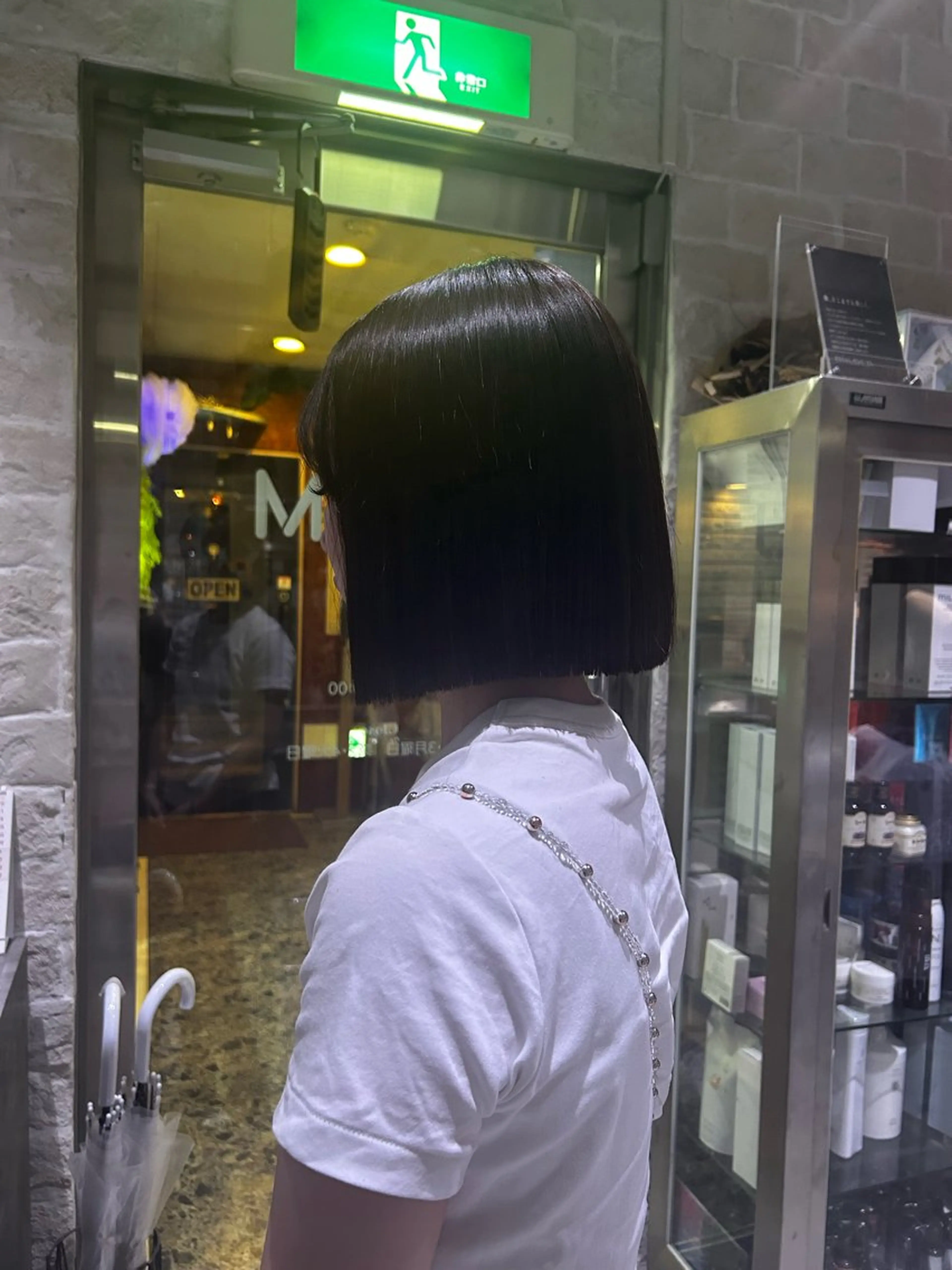 ミディアム カラー 切りっぱなしボブ ボブ 真愛 /UMMのヘアスタイル