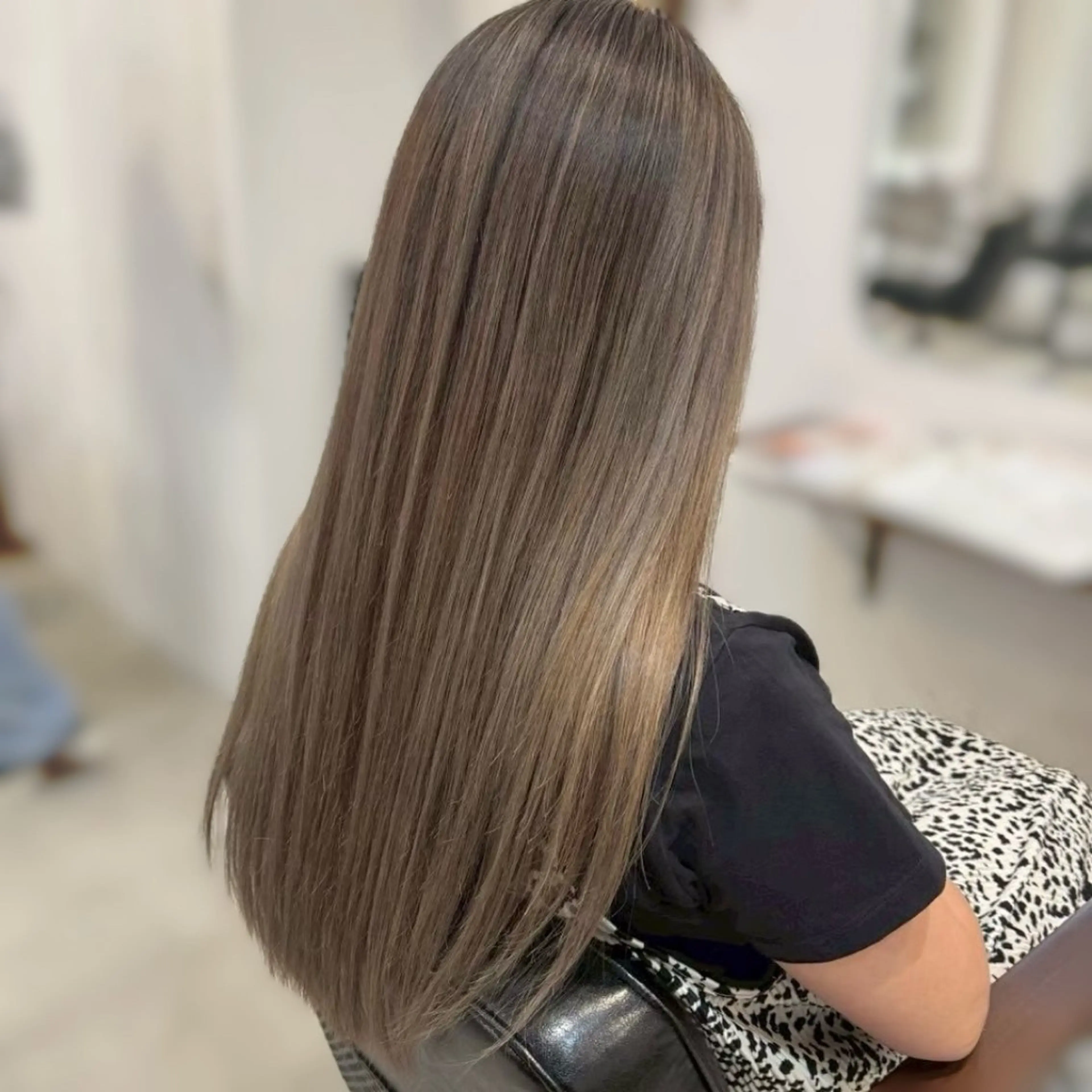 ロング 坂本 璃里杏のヘアスタイル