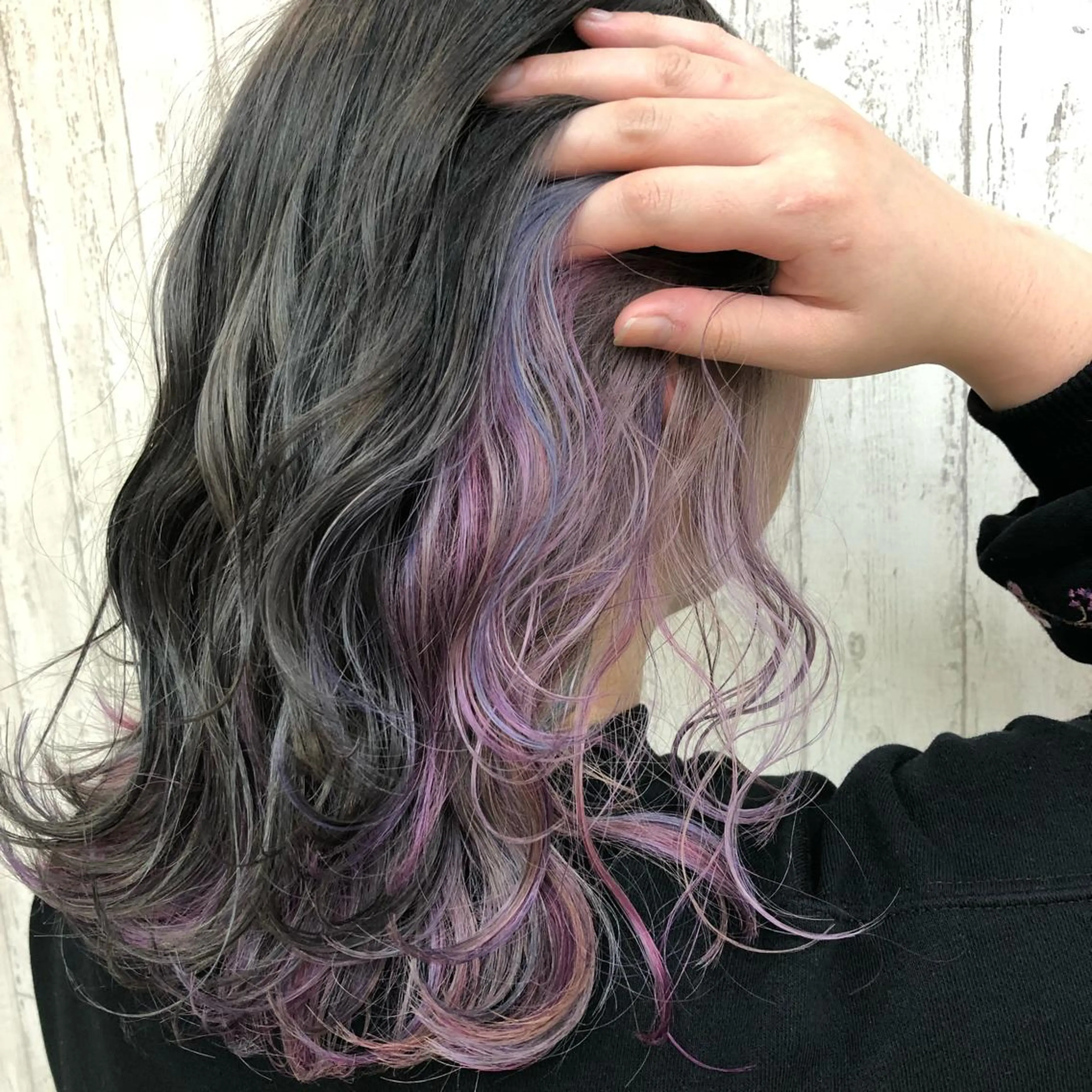 ミディアム カラー ブリーチ グレージュ ユニコーンカラー Kaede .のヘアスタイル