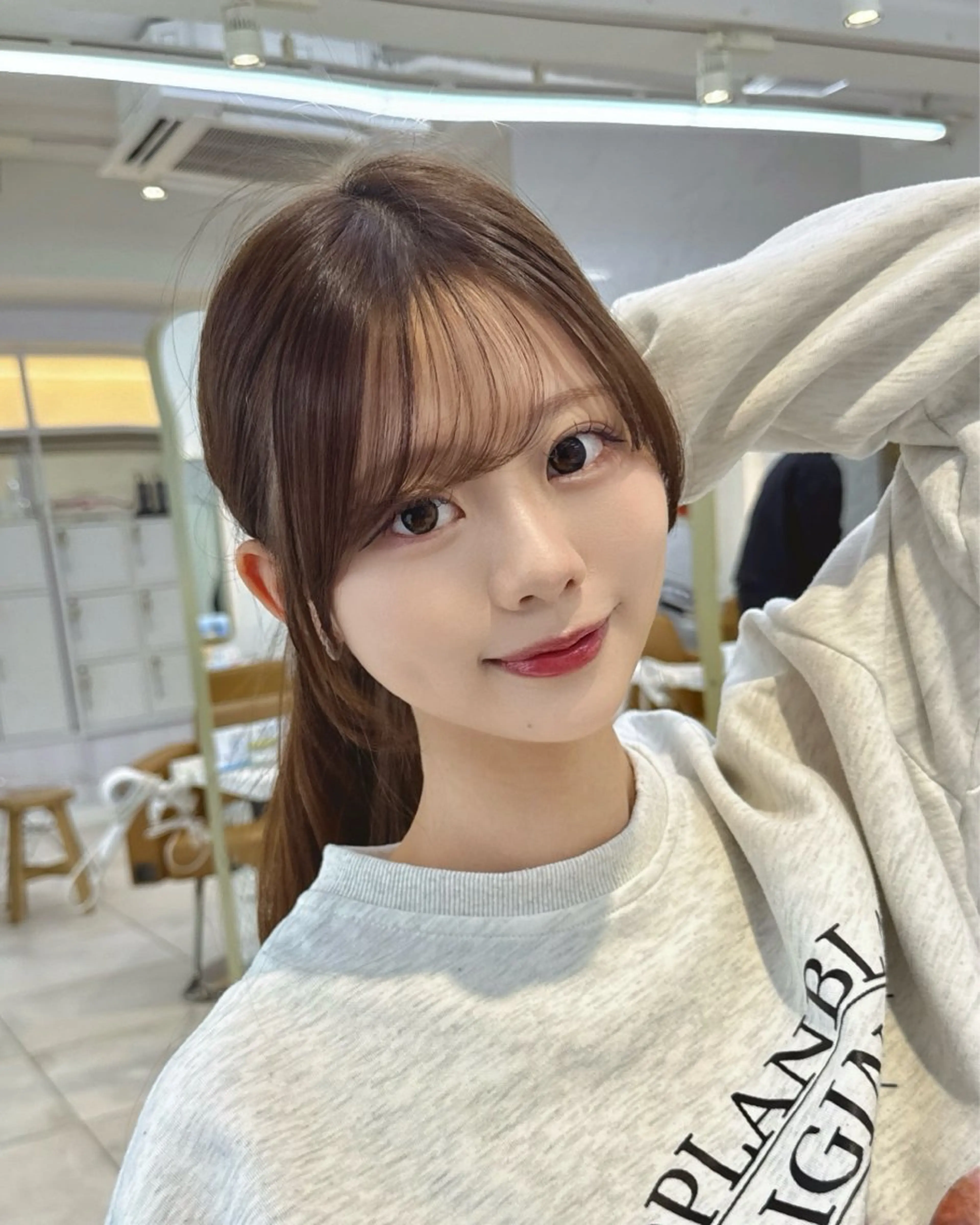 インスタ用のカット動画撮らせて頂ける方限定‼️面長さん必見！ 小顔に導く前髪顔まわりカット✂️の写真