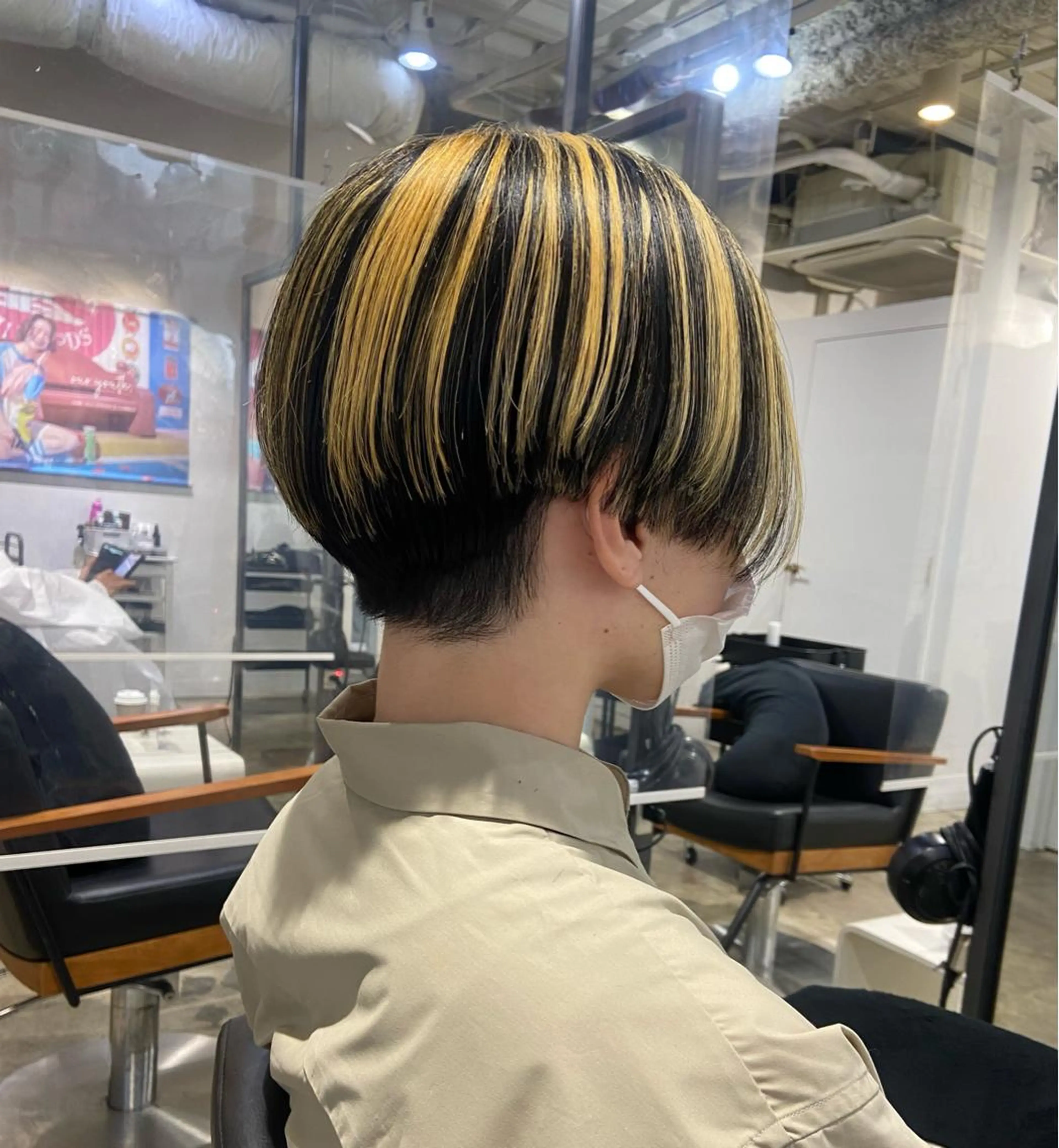 ショート カラー ブリーチ 抜きっぱなしブロンド ハイライトカラー ハイライト カット ヘアカラー トリートメント 🪽似合わせカラー RENA.🪽🩶のヘアスタイル