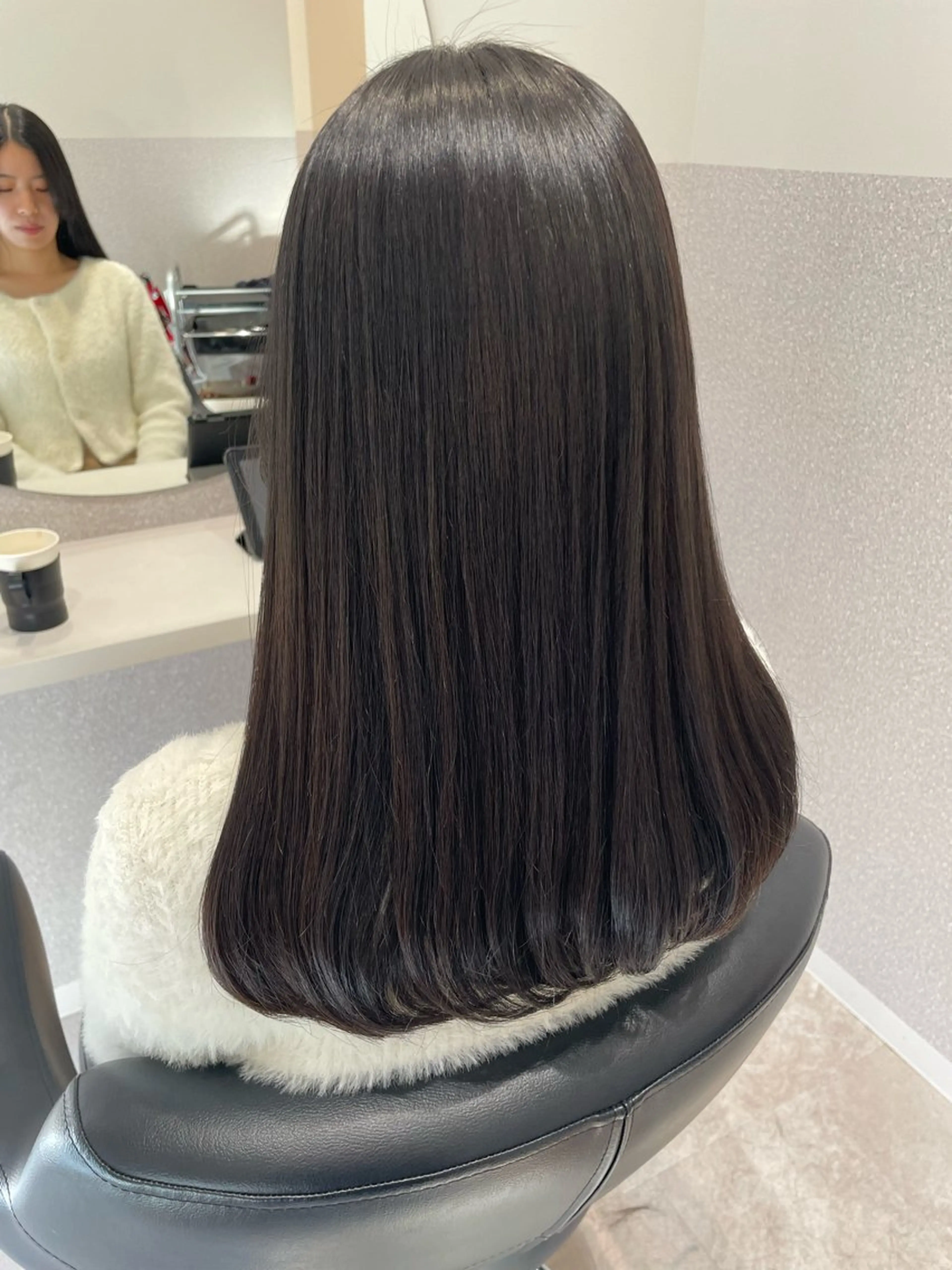 ミディアム カラー ダークグレー 酸性ストレート カット ヘアカラー 縮毛矯正 女性リピ90%🍨 🩷佐藤みずきのヘアスタイル