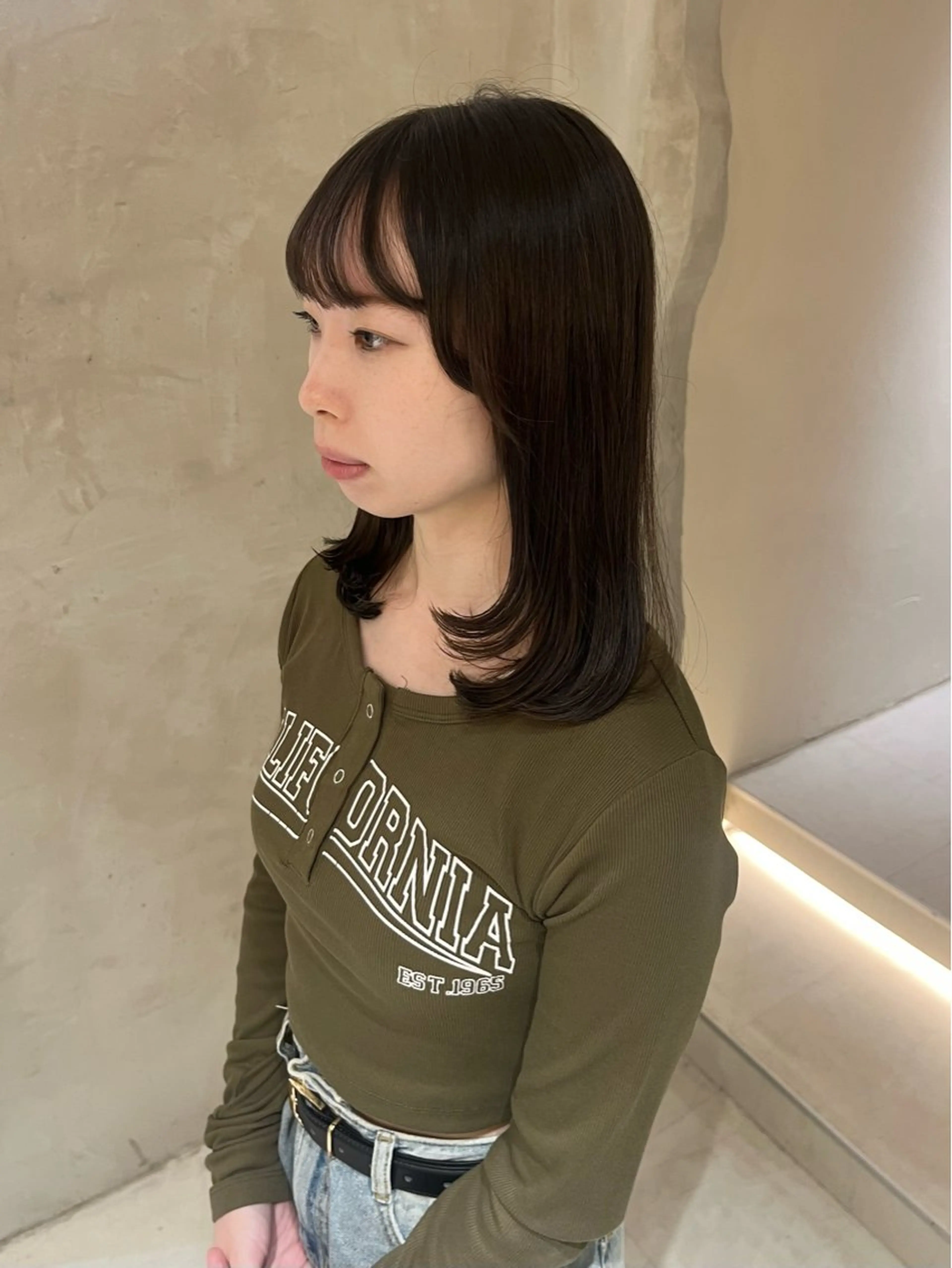 ミディアム カット 切りっぱなしボブ/ 艶カラー/綾莉のヘアスタイル