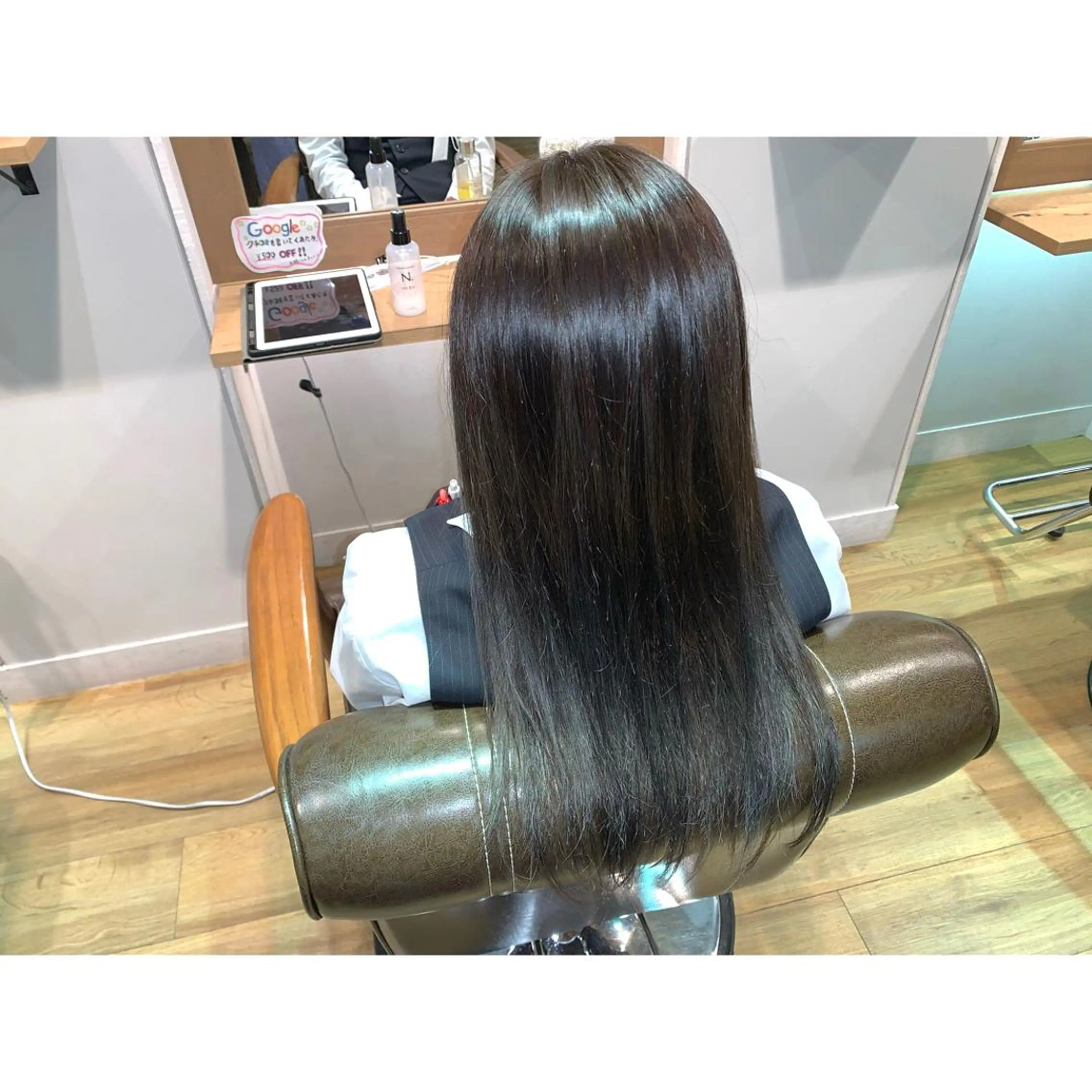 ロング カラー アッシュ アッシュグレー ヘアカラー トリートメント ツキダテ ユイのヘアスタイル