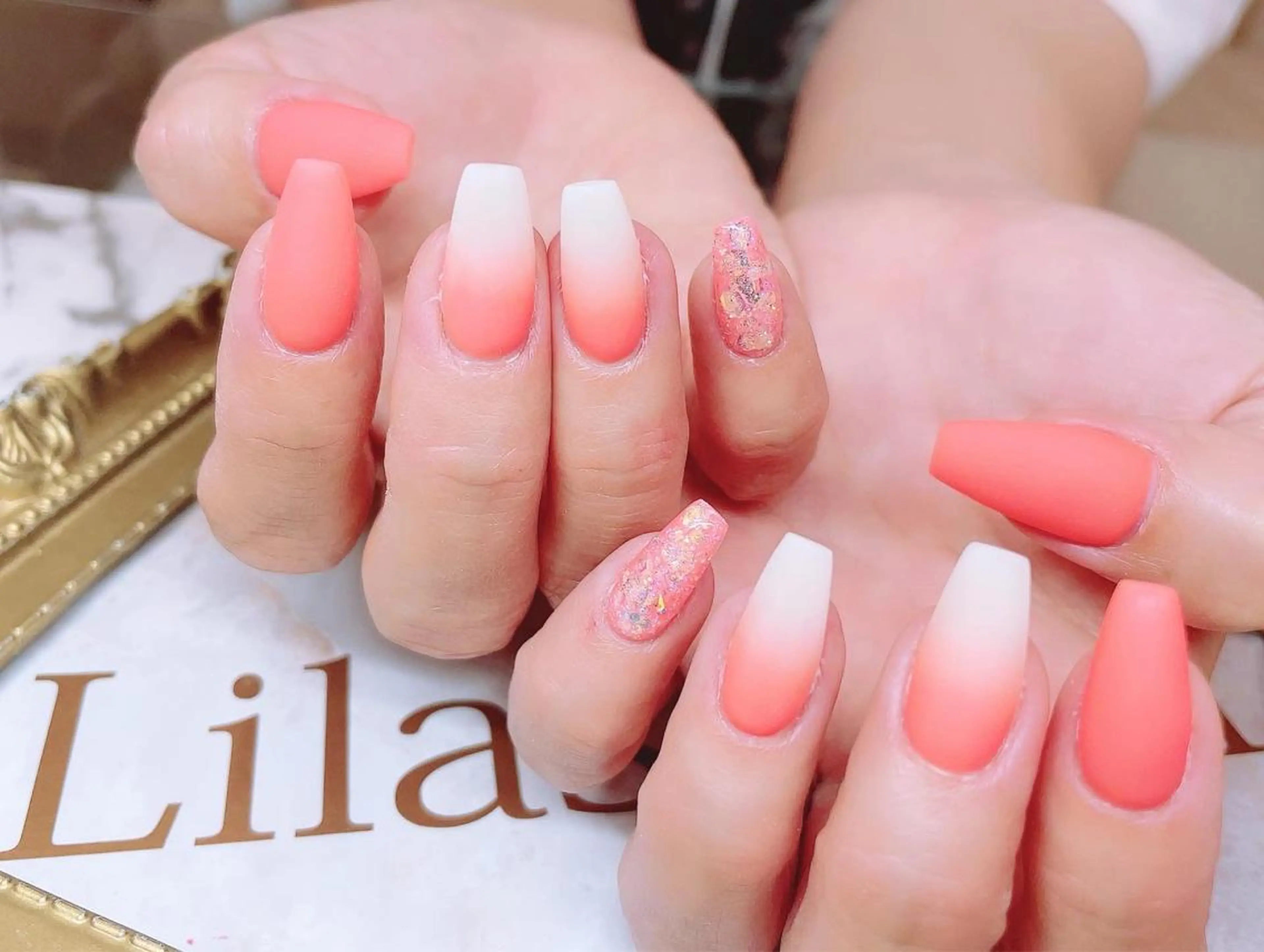ネイル アニマル柄 ジェルネイル グラデーション ハードジェル キラキラネイル Lilas Nailのネイルデザイン