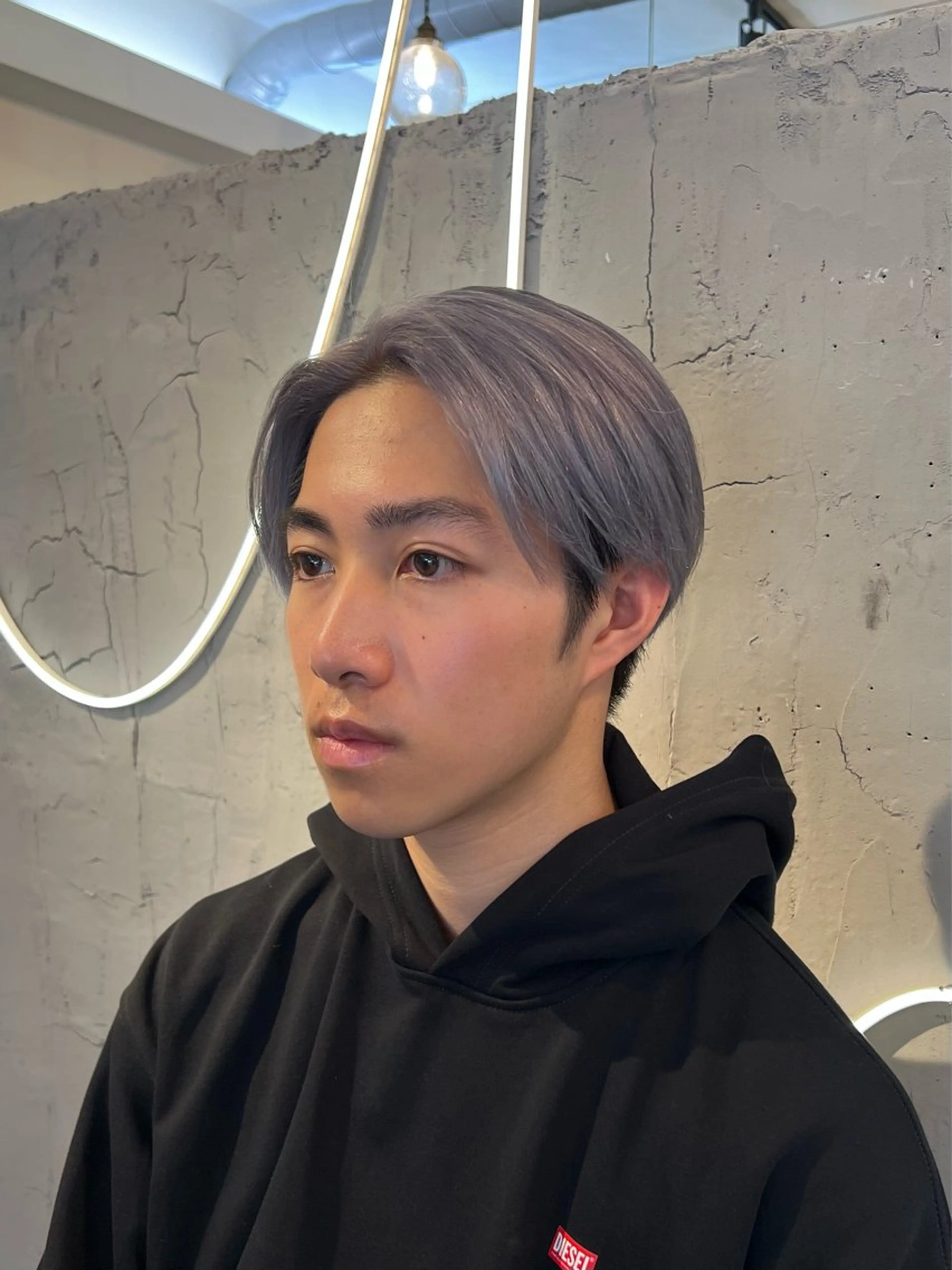 カラー メンズ センターパート マッシュ 透明感カラー シルバー カット ヘアカラー トリートメント いぐちしょうた🫧 VISAGEbaskのヘアスタイル