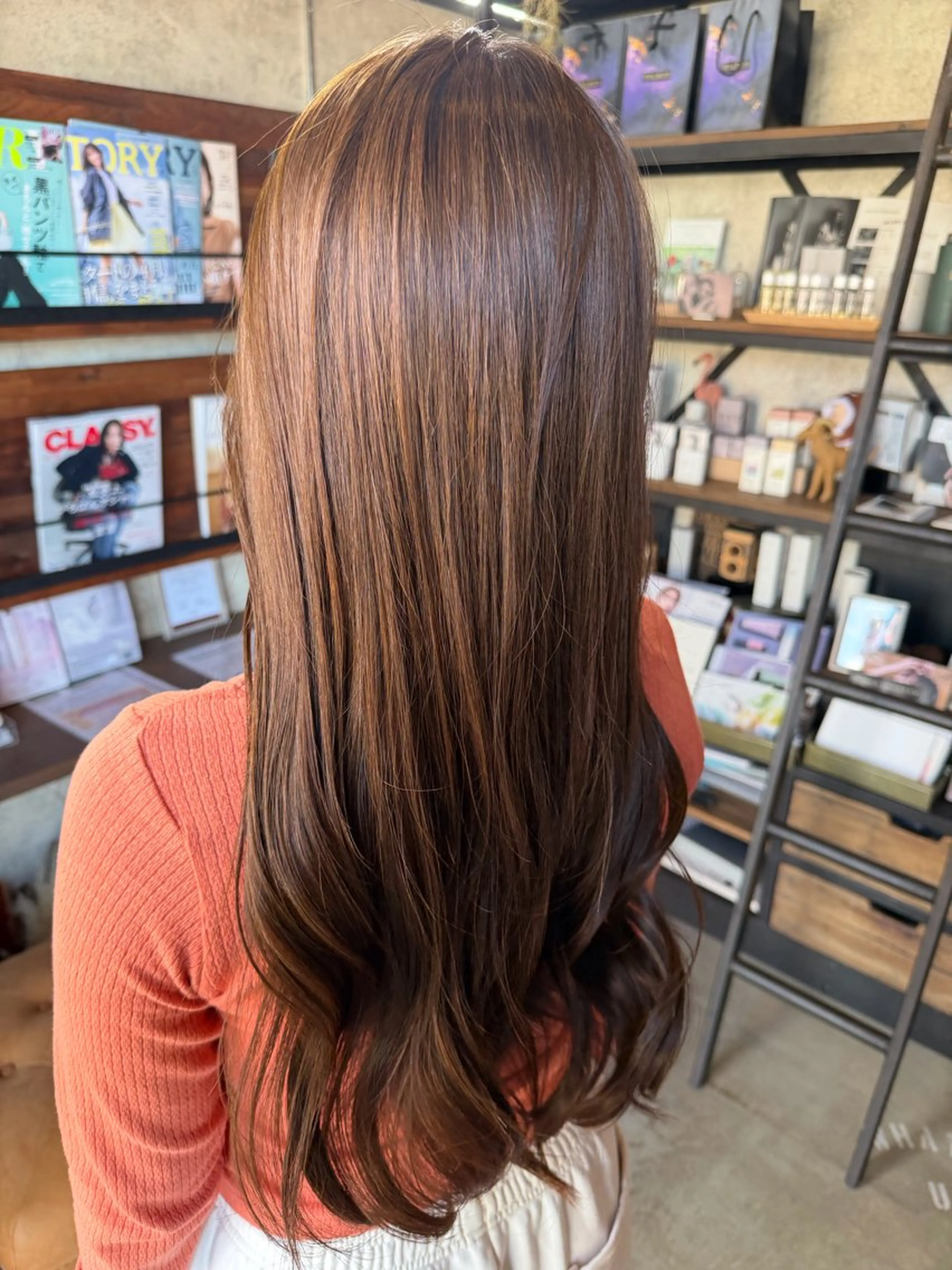 ロング カラー ブラウンカラー ヘアカラー ヘッドスパ 羽間 有咲のヘアスタイル