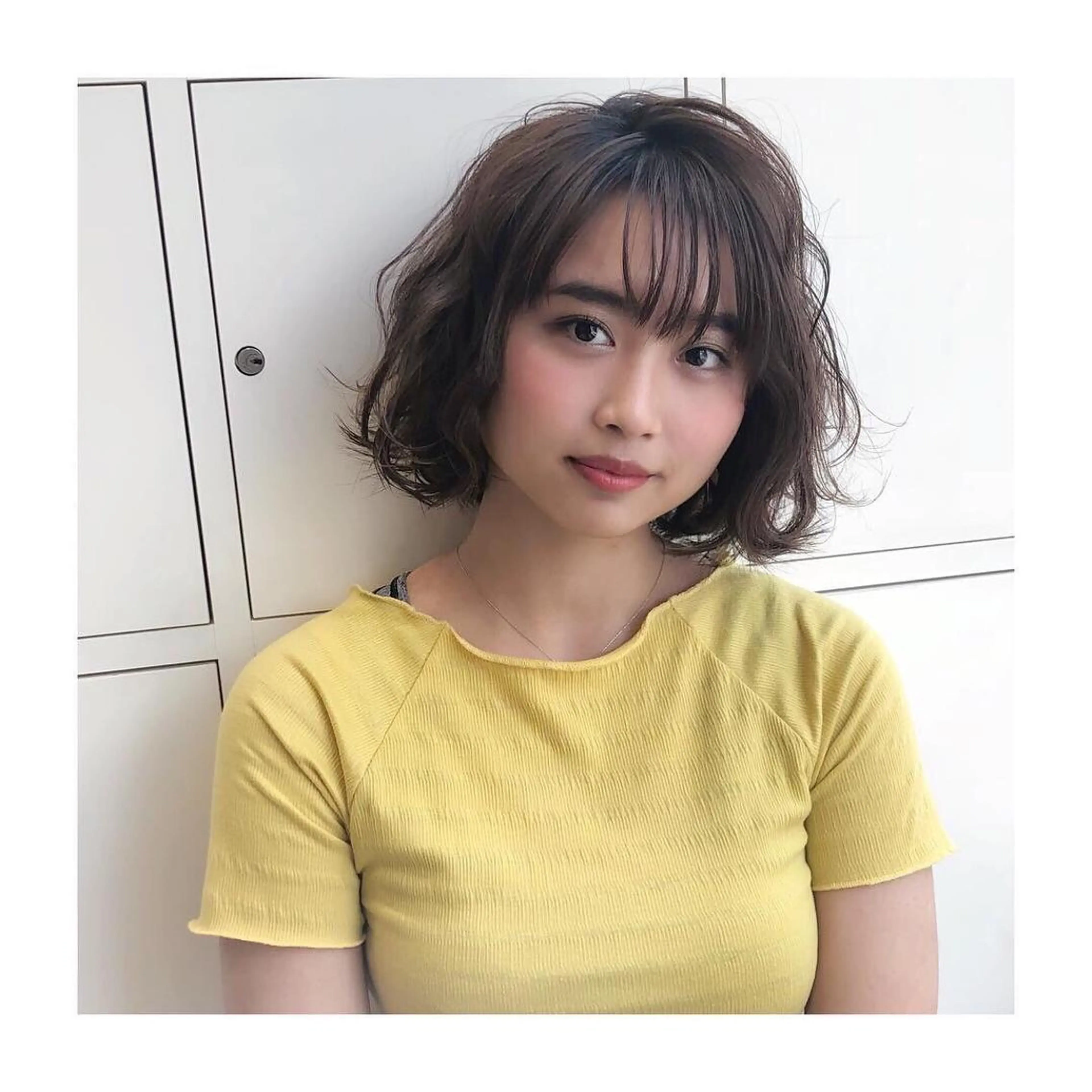 ショート カラー ヘアアレンジ レイヤーカット✖️ 柔らかベージュカラーのヘアスタイル