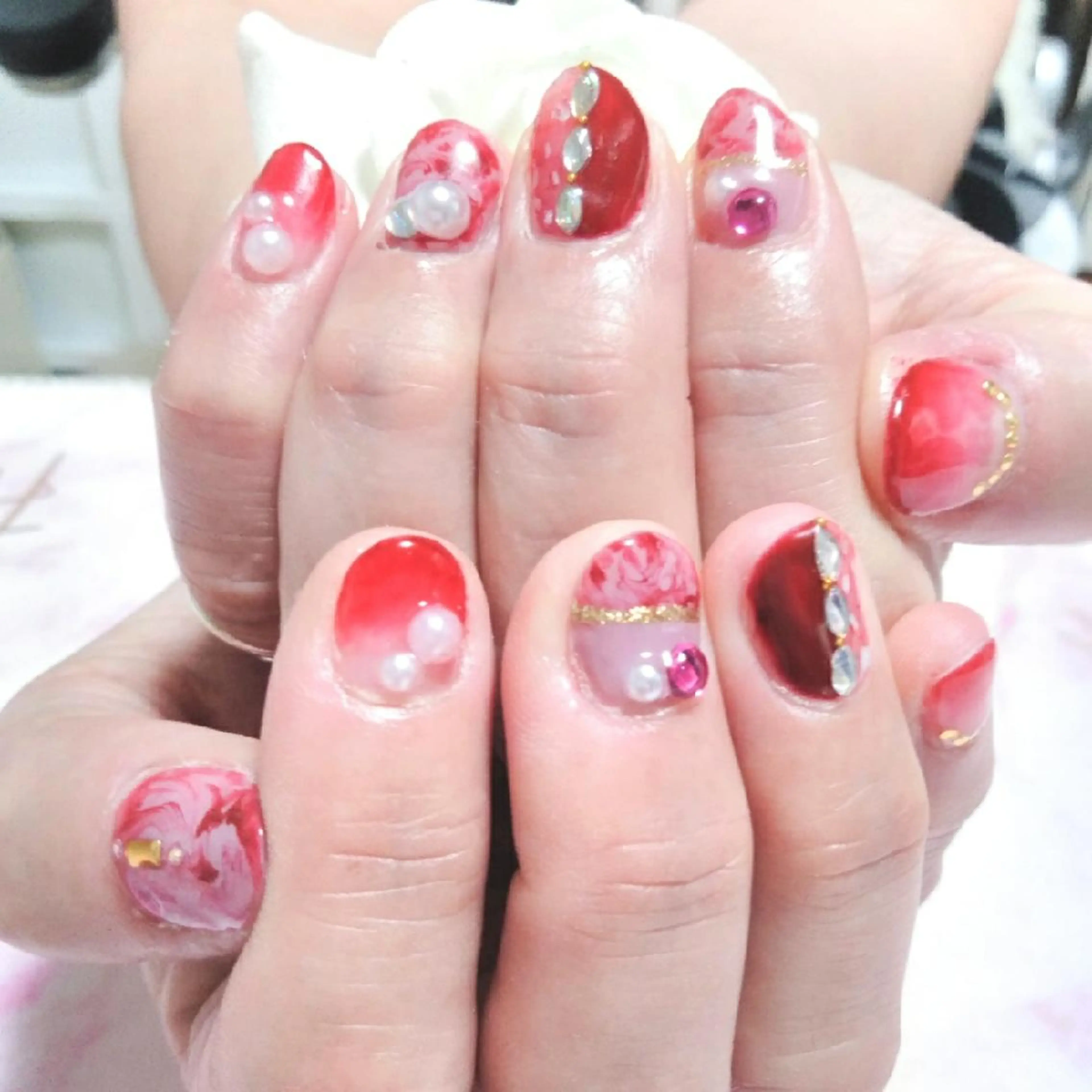 ネイル エステとネイル ローズコンフォートのネイルデザイン