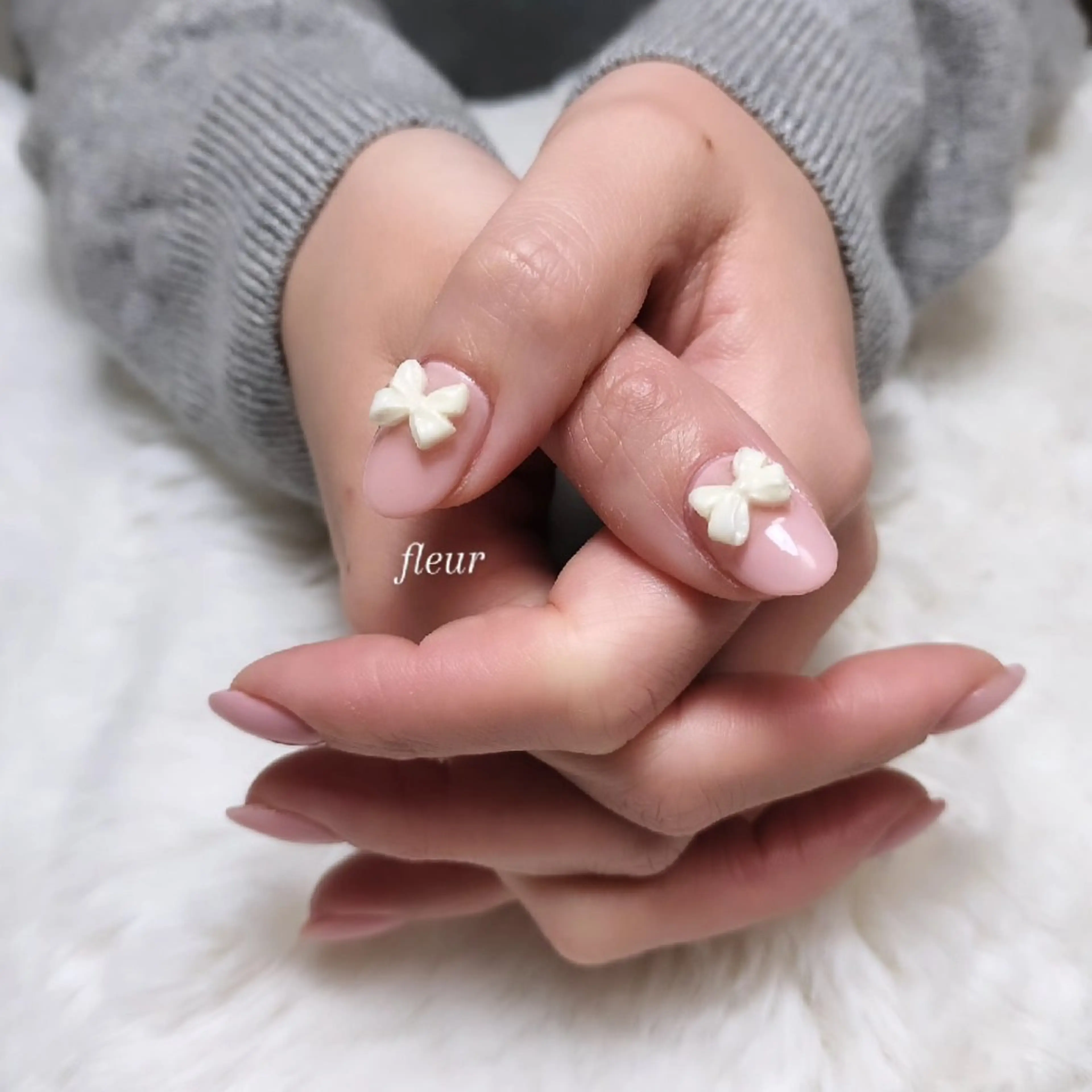 ネイル グラデーション ワンカラーネイル リボン megumi. sのネイルデザイン