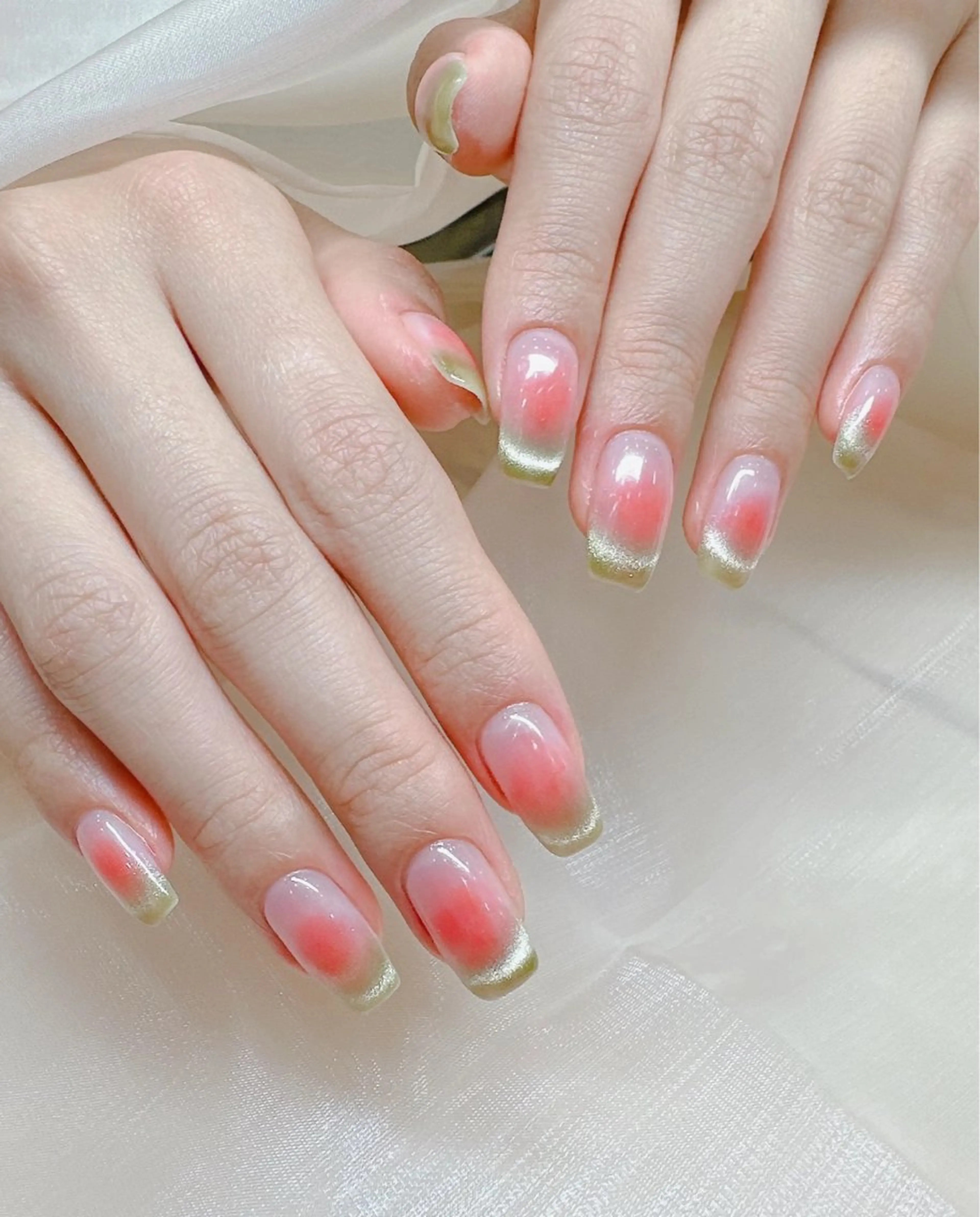 ネイル オーロラネイル 長さ出し フットネイル 韓国ネイル ラメ(グリッター) ハンドネイル 👍thumbs up nail👍のネイルデザイン