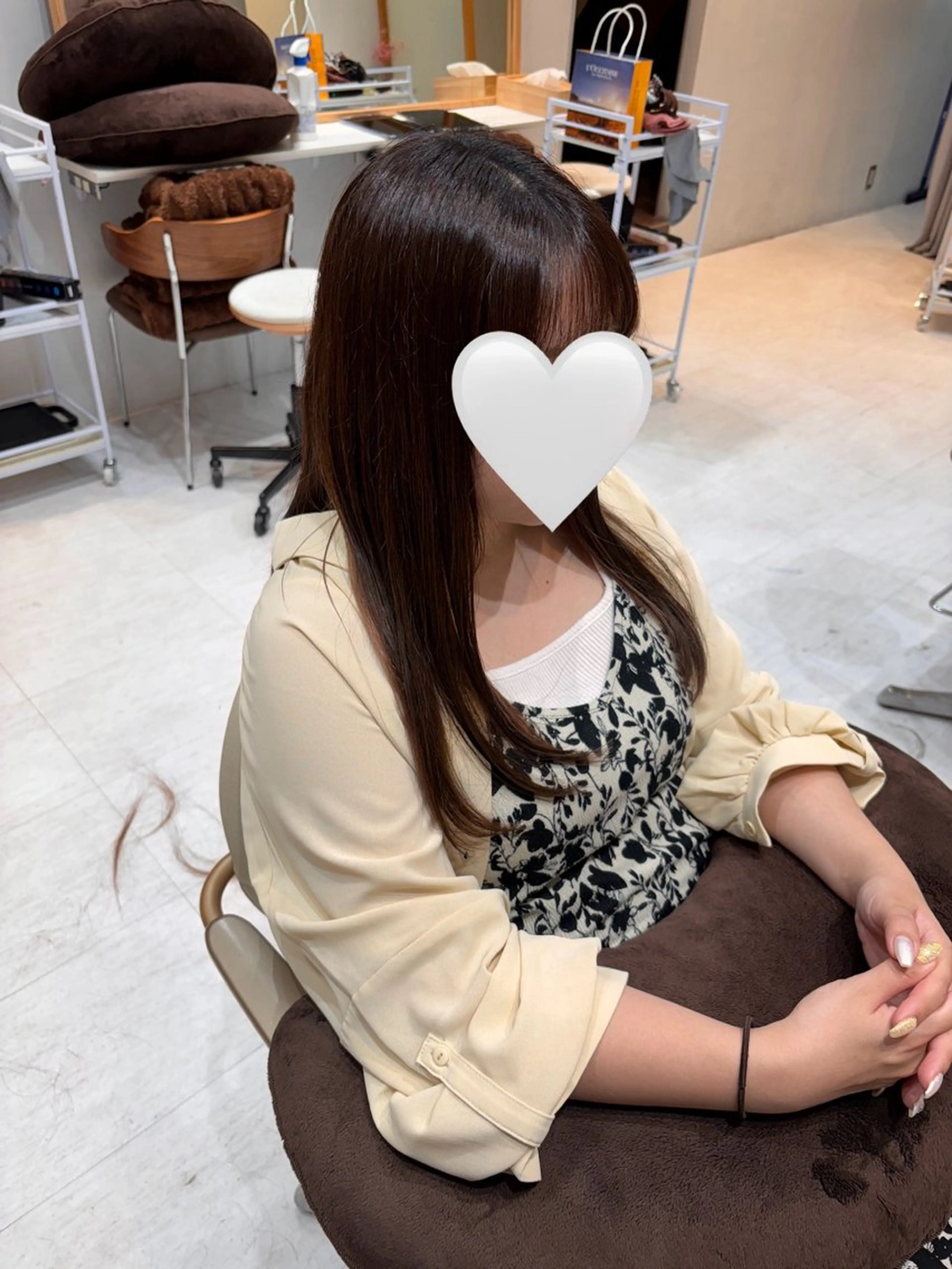 ミディアム 顔周りカット レイヤーカット 小顔カット 小林 琉花のヘアスタイル