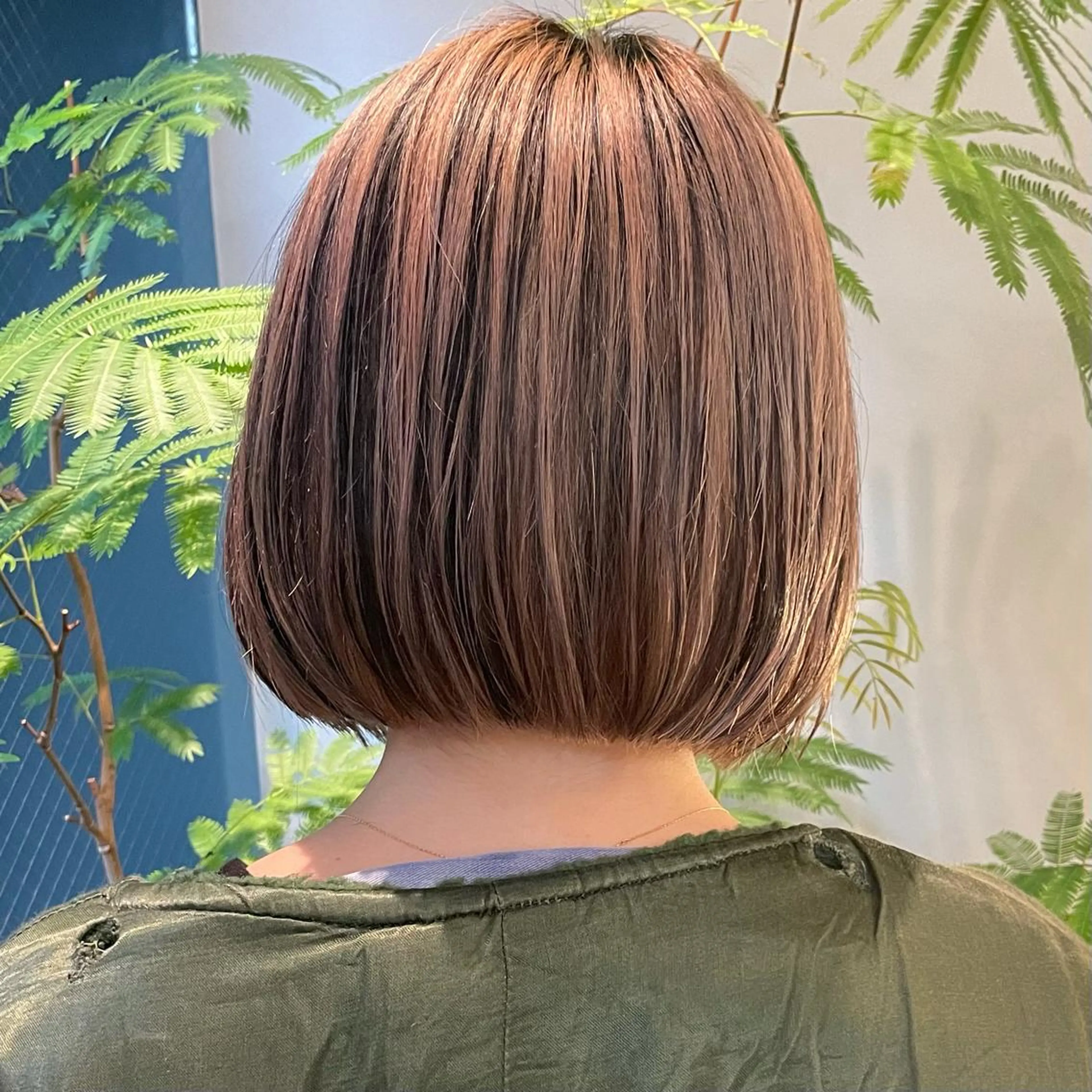 ショート カラー 切りっぱなしボブ ボブ カット ヘアカラー トリートメント ブリーチ🪡 ボブ🧶レイヤーのヘアスタイル