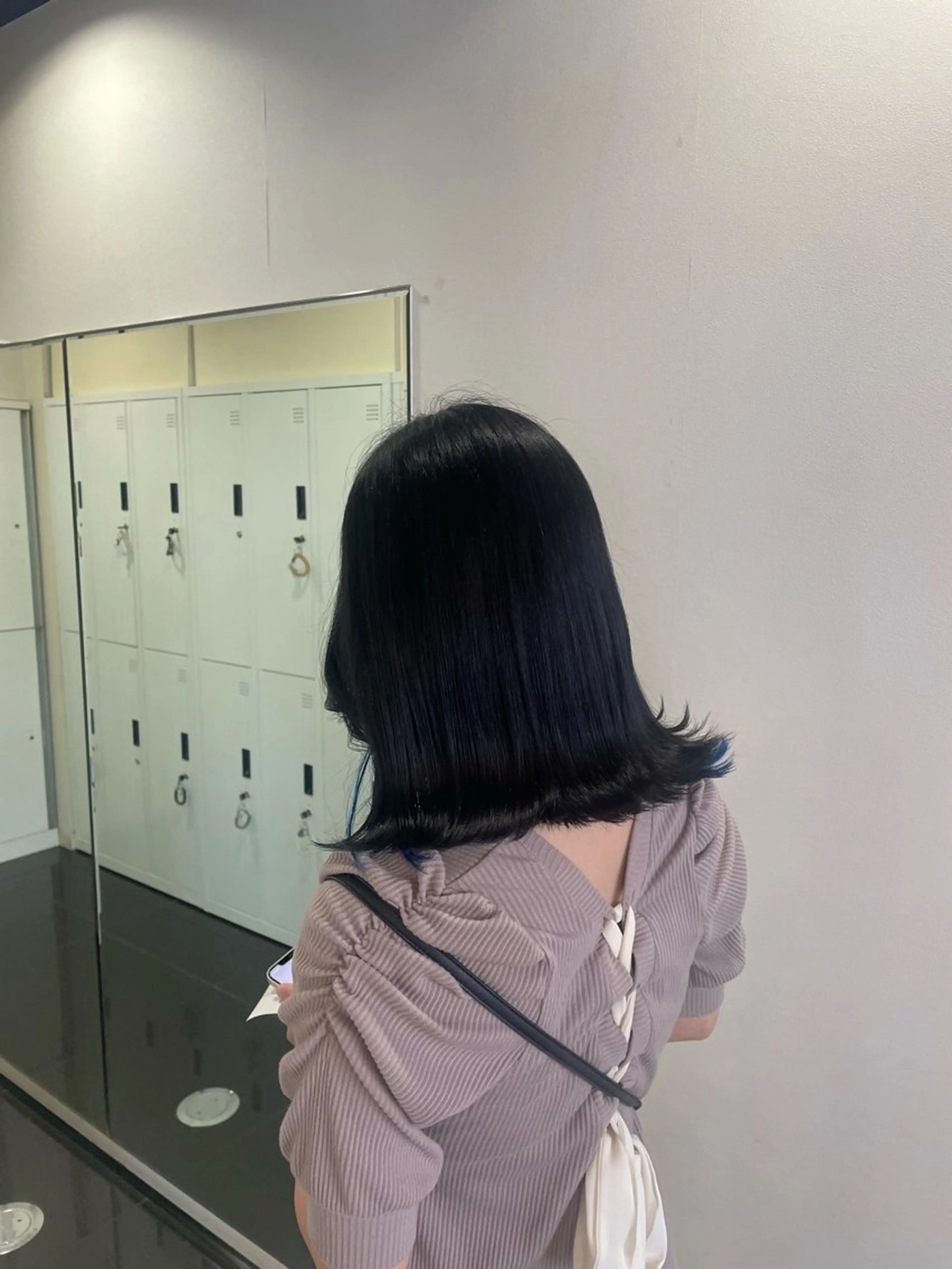 ミディアム カラー 垢抜け小顔レイヤー オリーブ/スミレのヘアスタイル