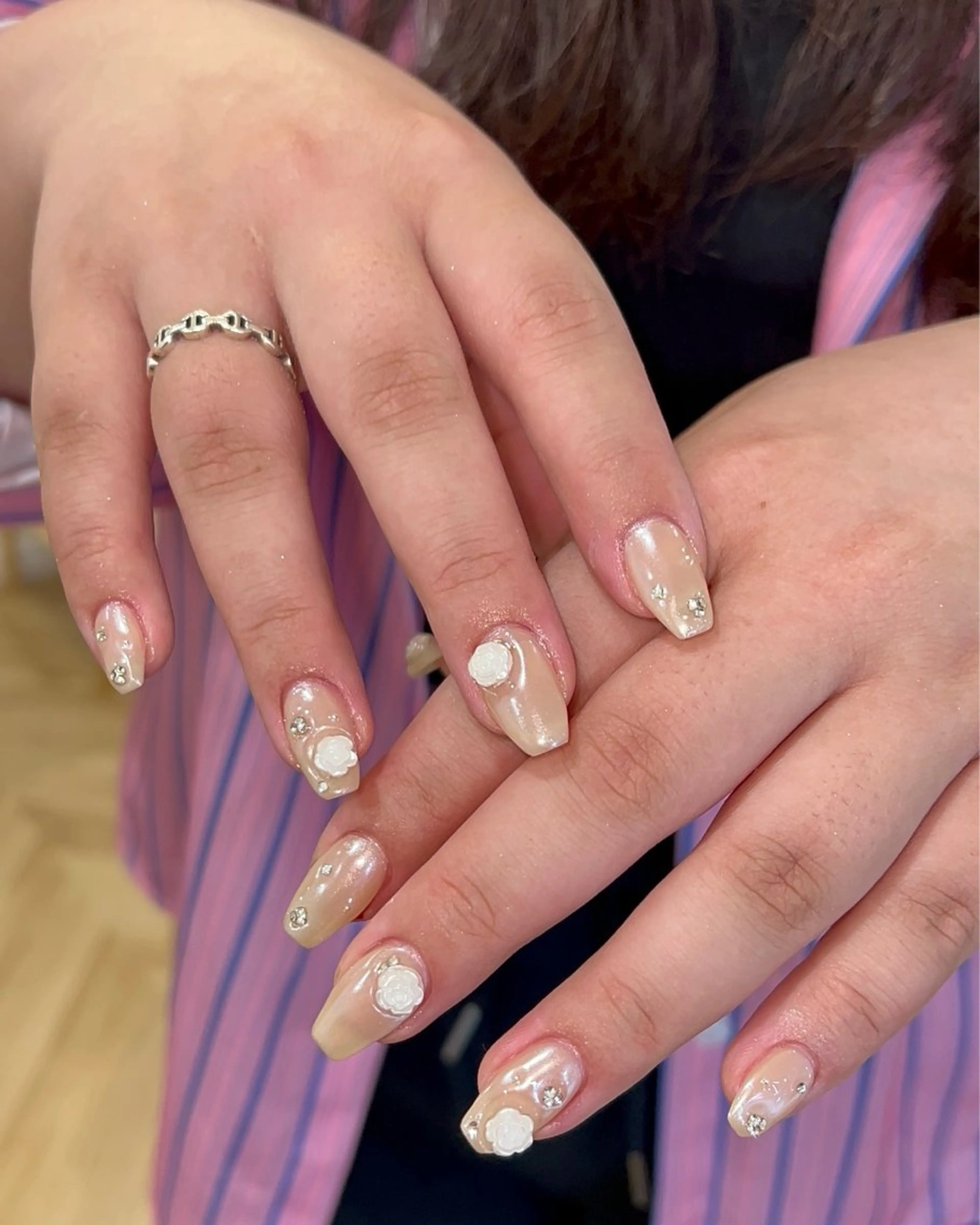 ネイル ハンドネイル フットネイル ハンドケア Nes.Nail所属・Miyagi Asamiのネイルデザイン