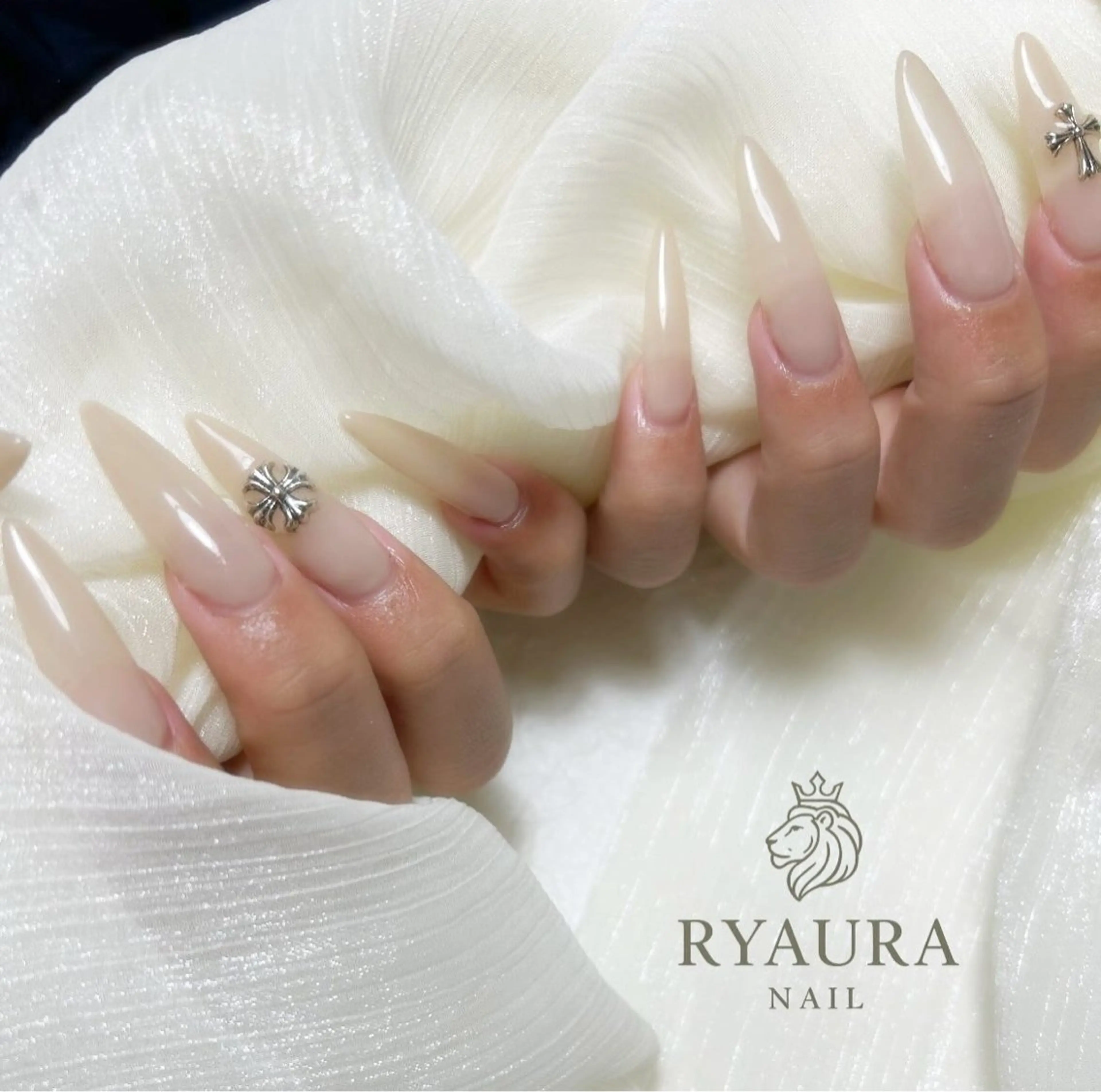 ネイル 長さ出し ワンカラーネイル ネイルチップ RYAURA NAILのネイルデザイン