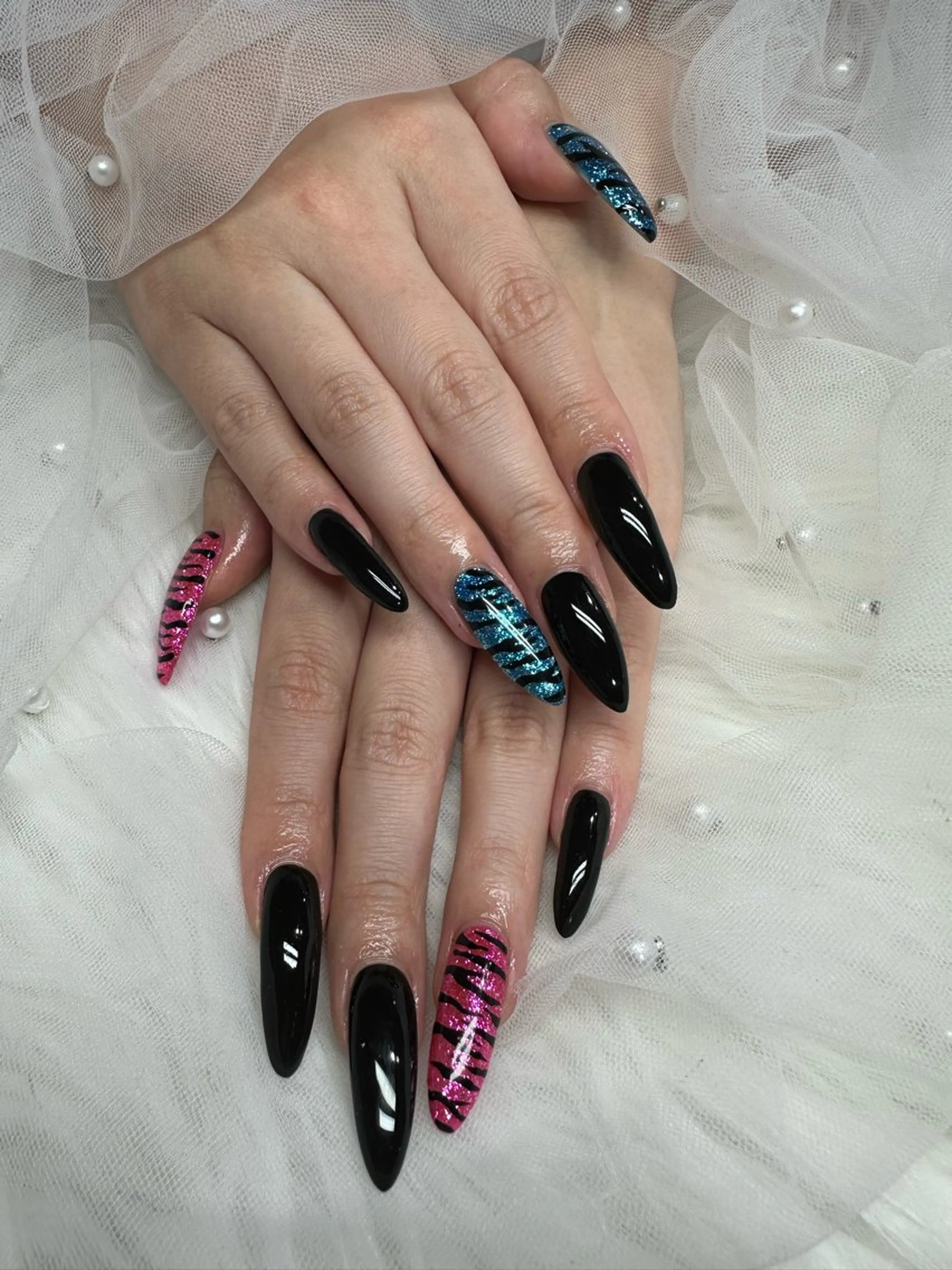 【オフなし】【ネイルモデル】ハンドジェル持ち込みアート4本の写真