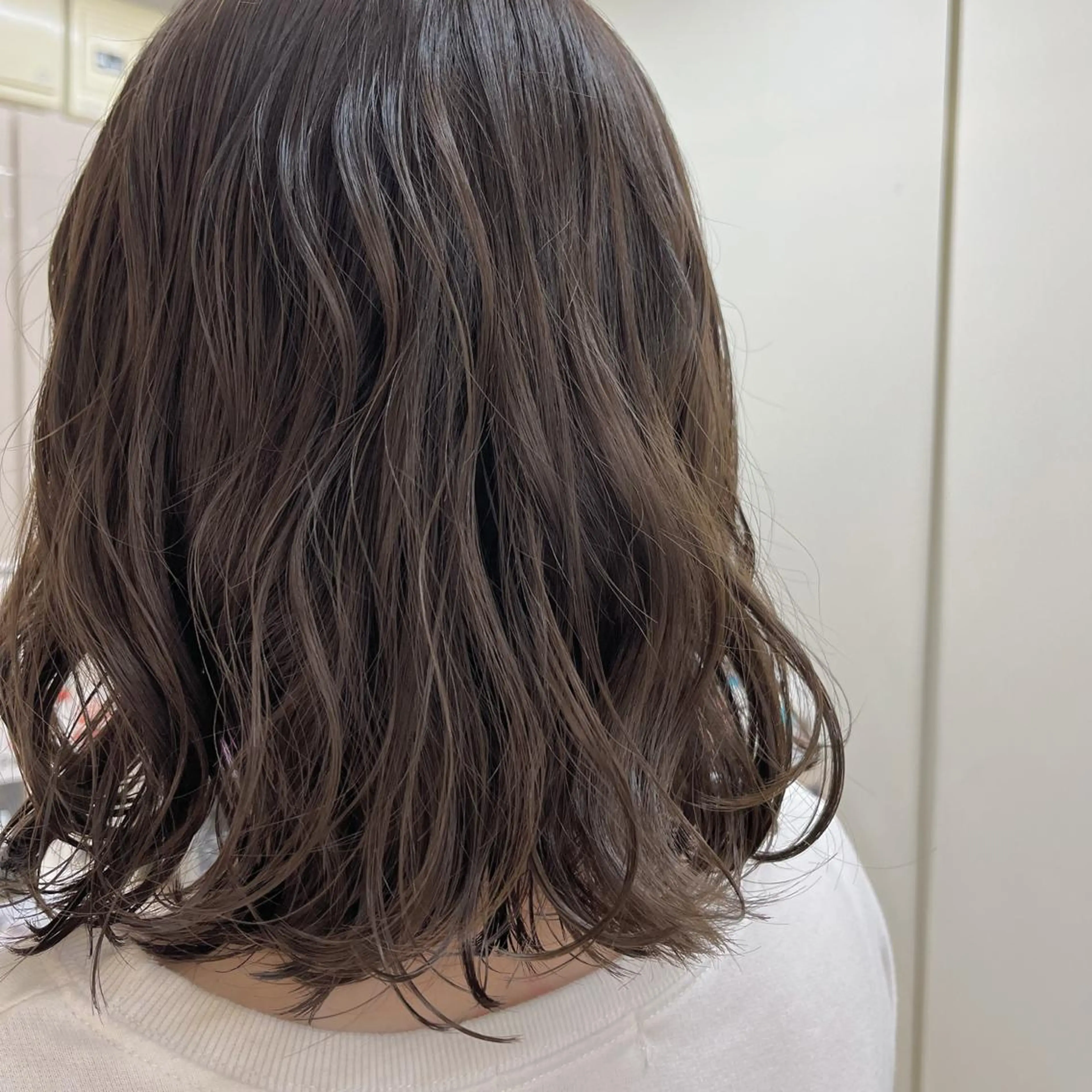 ショート カラー ベージュカラー 佐川 優夏のヘアスタイル