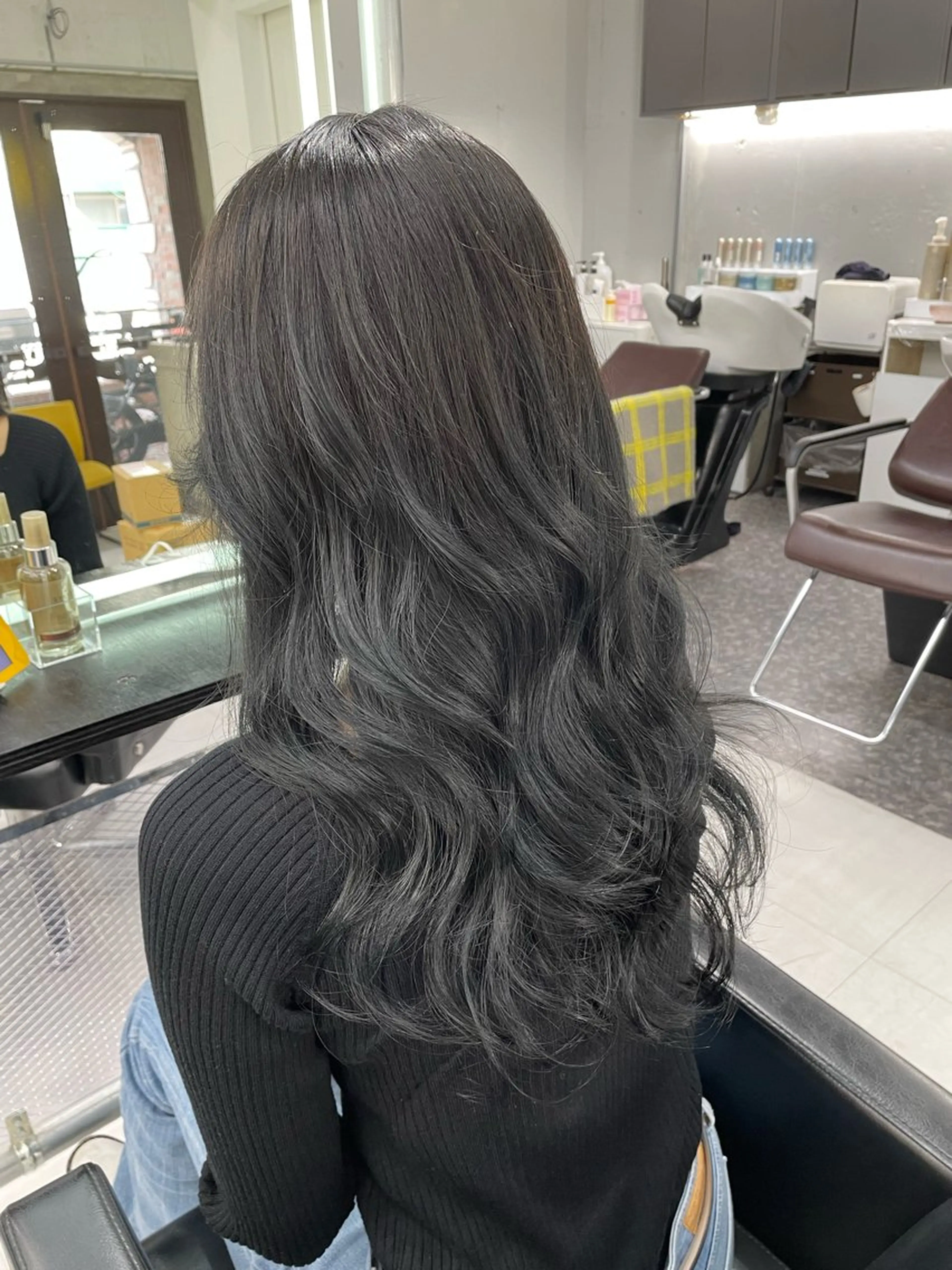 セミロング ヘアカラー 🫧ミルクティー ブリーチRIKU🫧のヘアスタイル