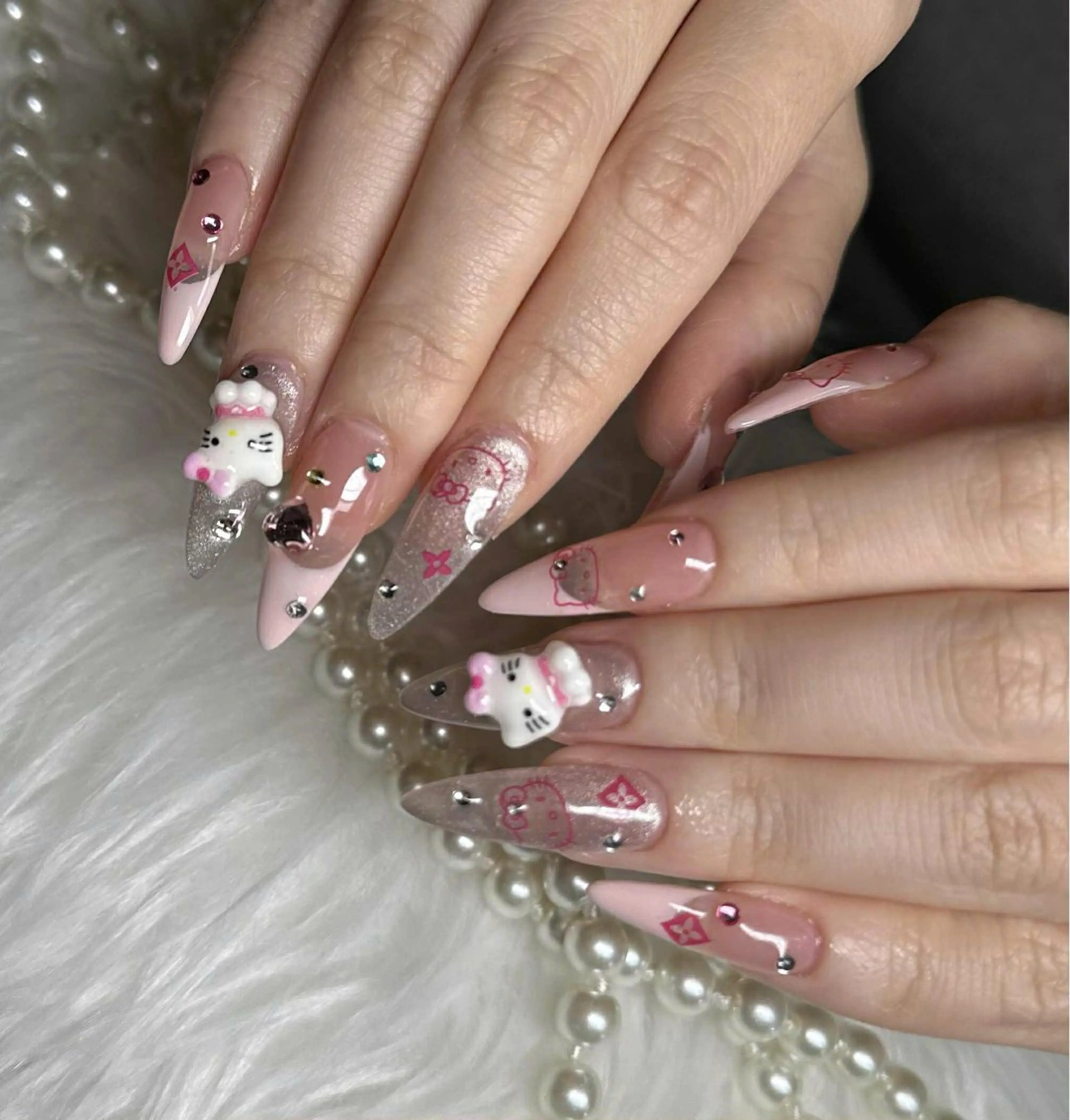 ネイル フレンチネイル ジェルネイル ガラスフレンチ ハロウィン ハート ハンドネイル H.baby Nail Salonのネイルデザイン