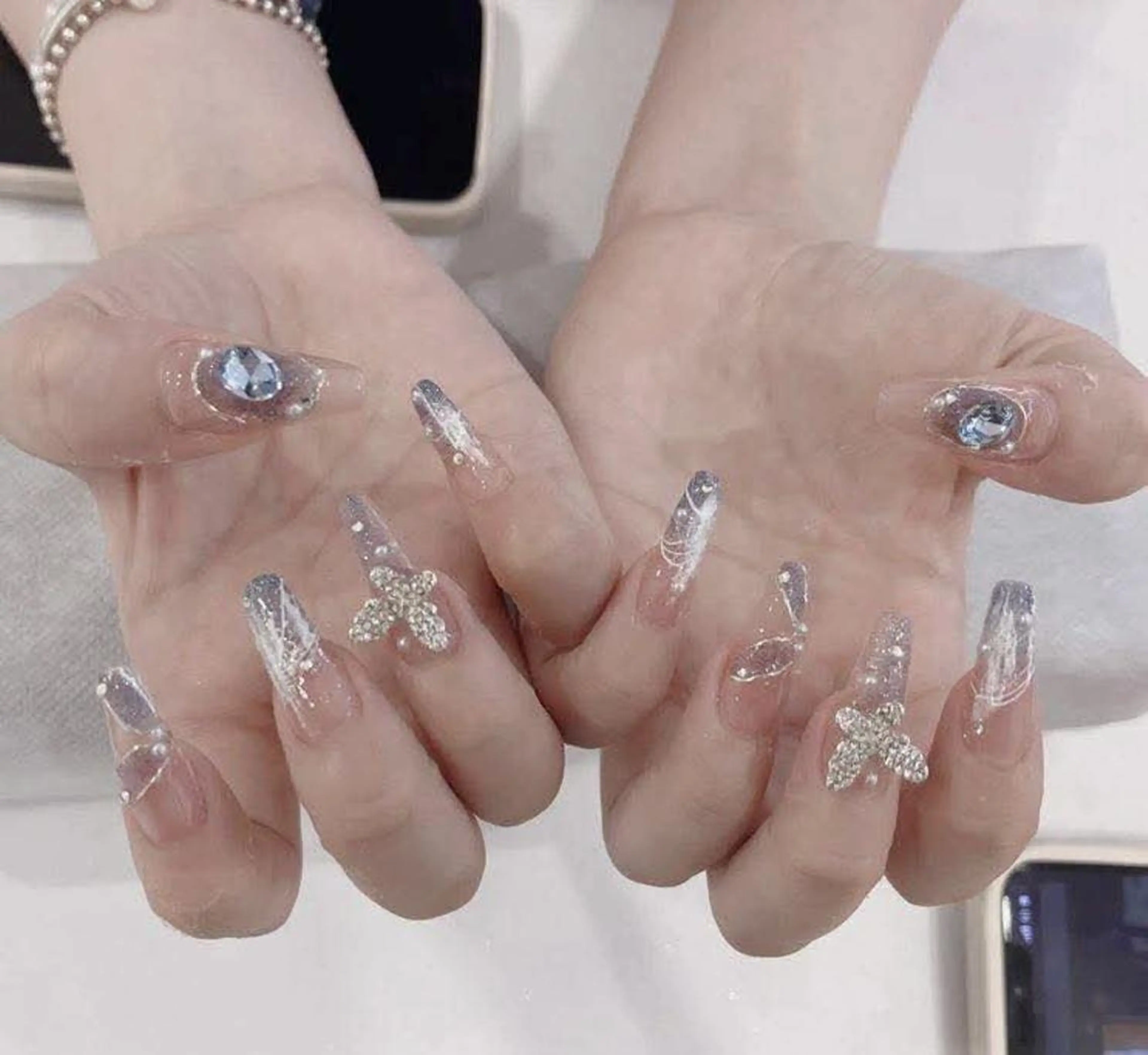 ロング 韓国風ヘア 高橋 ユキのネイルデザイン