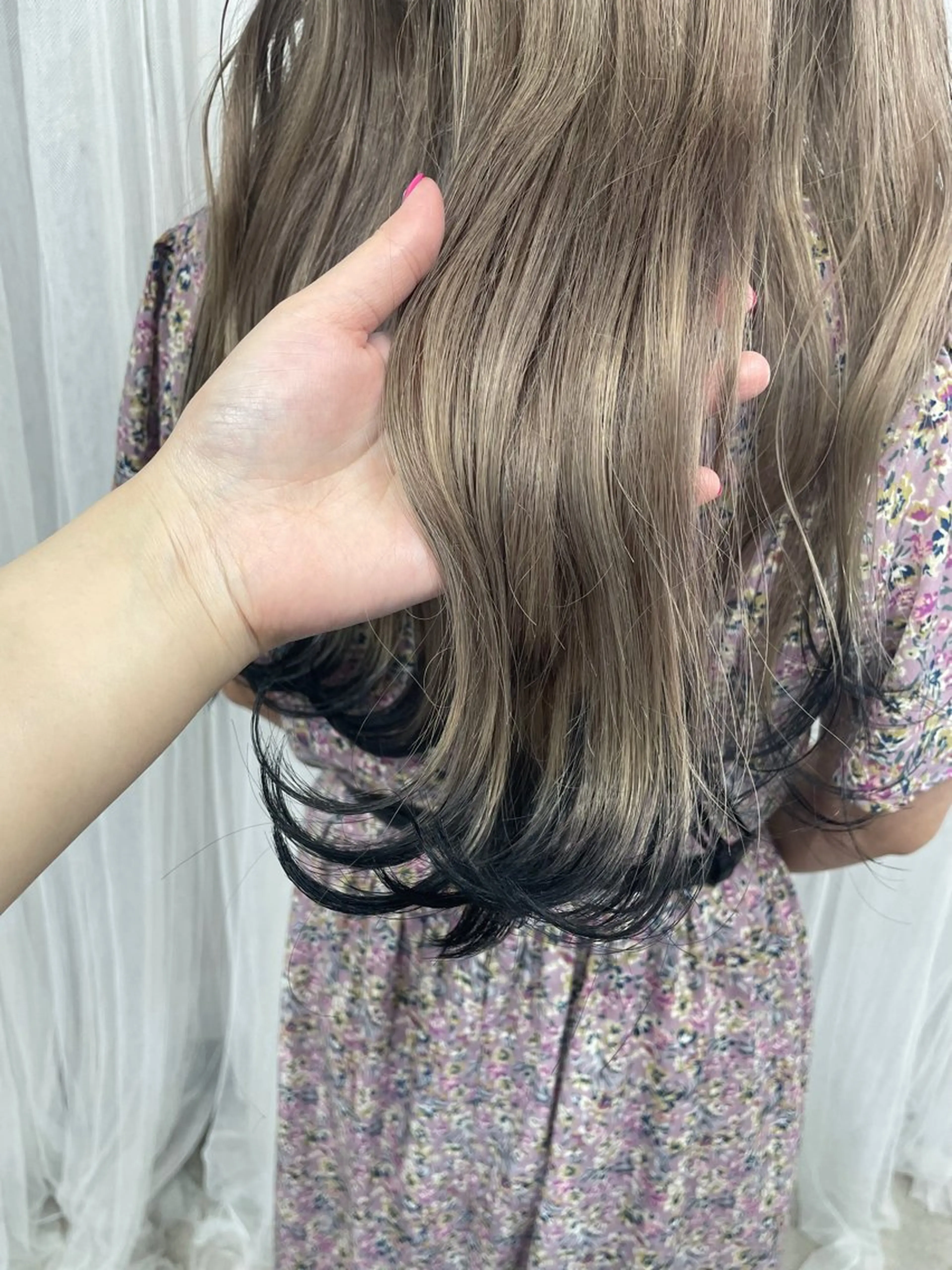 ロング ヘアカラー 手塚 由佳のヘアスタイル