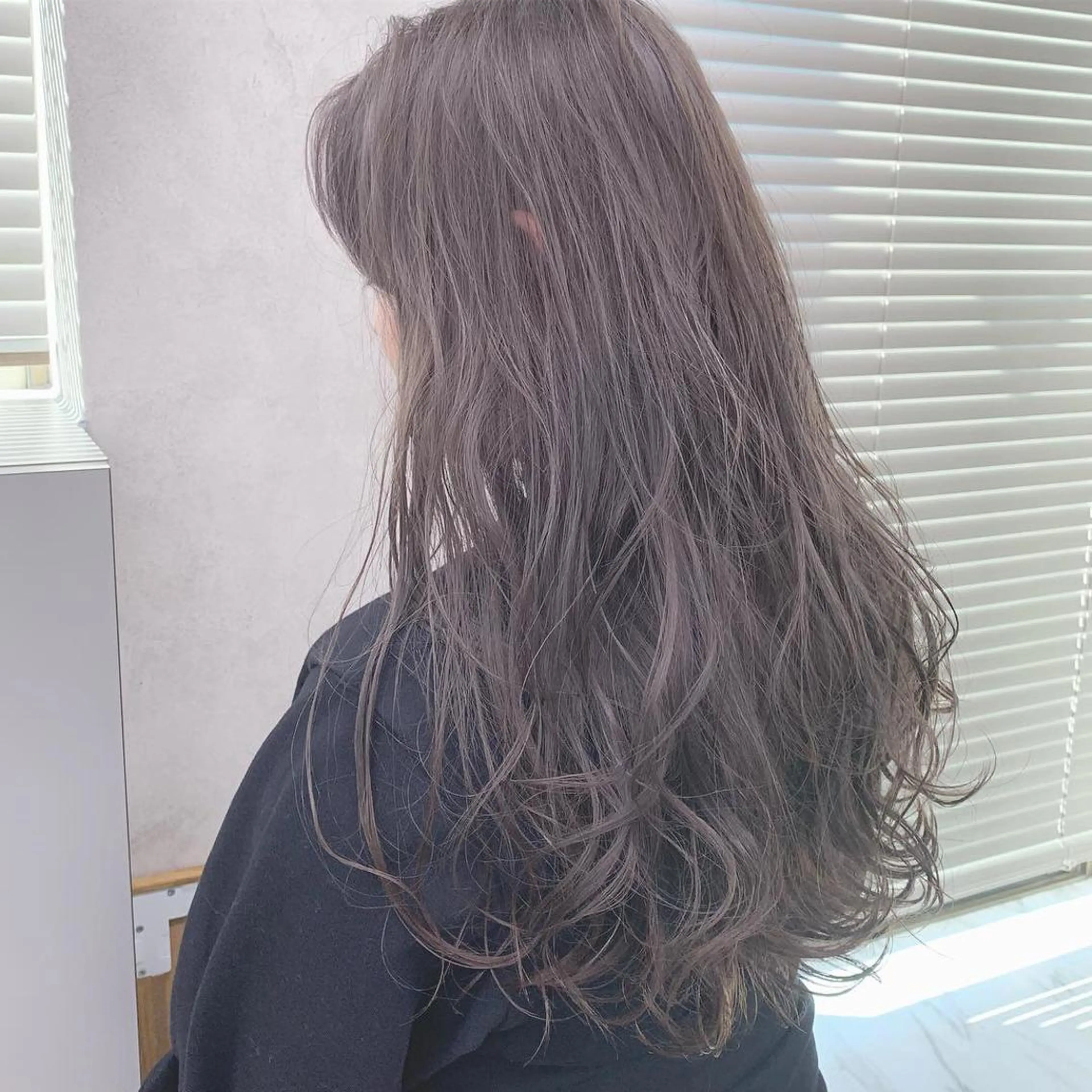 ロング カラー ヘアアレンジ グレージュ ラベンダーカラー ラベンダーグレージュ ラベンダーグレー 美髪矯正/透明感カラ ー🫧YUUKI🫧のヘアスタイル