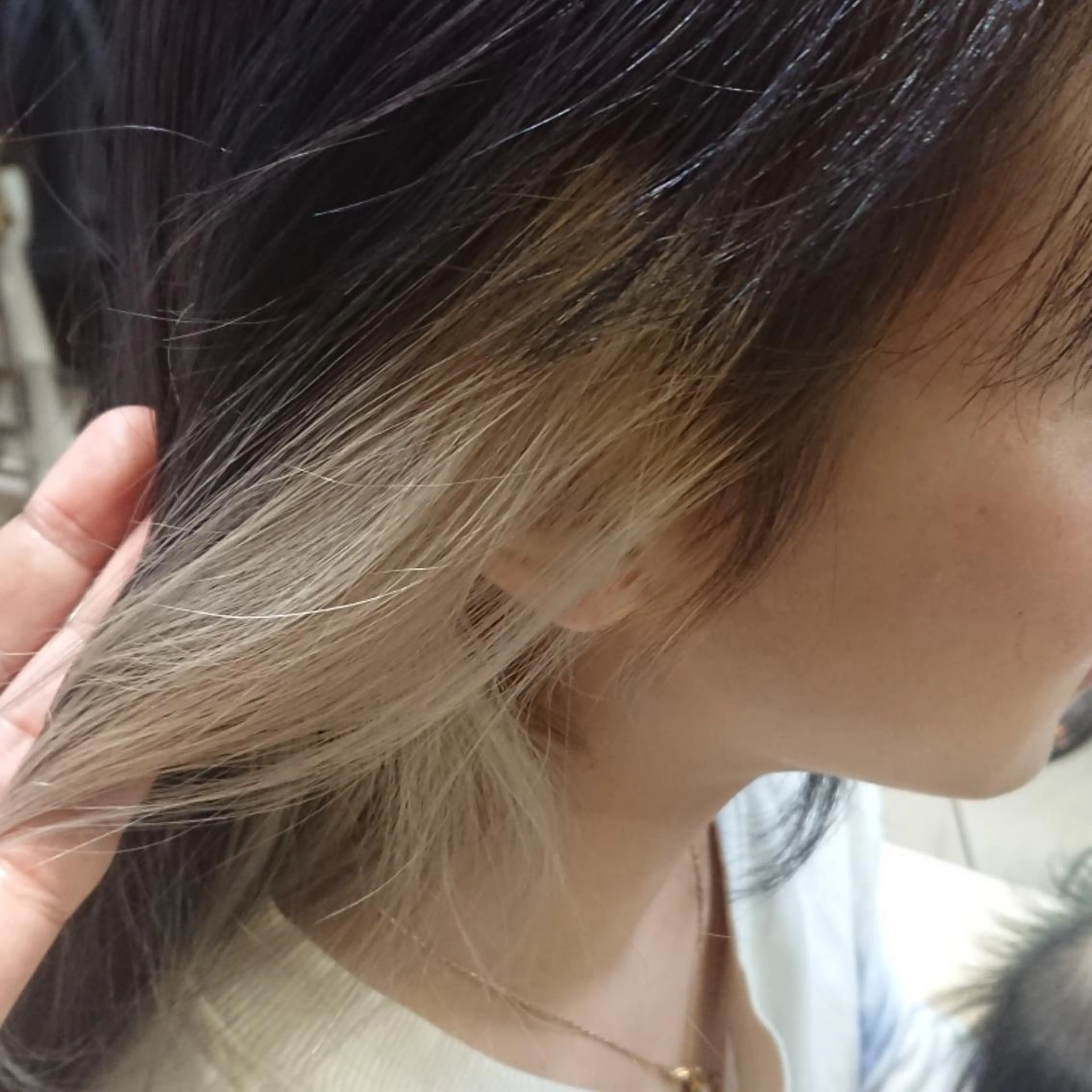 カラー ブロンド ホワイトブロンド 田邉 俊和のヘアスタイル