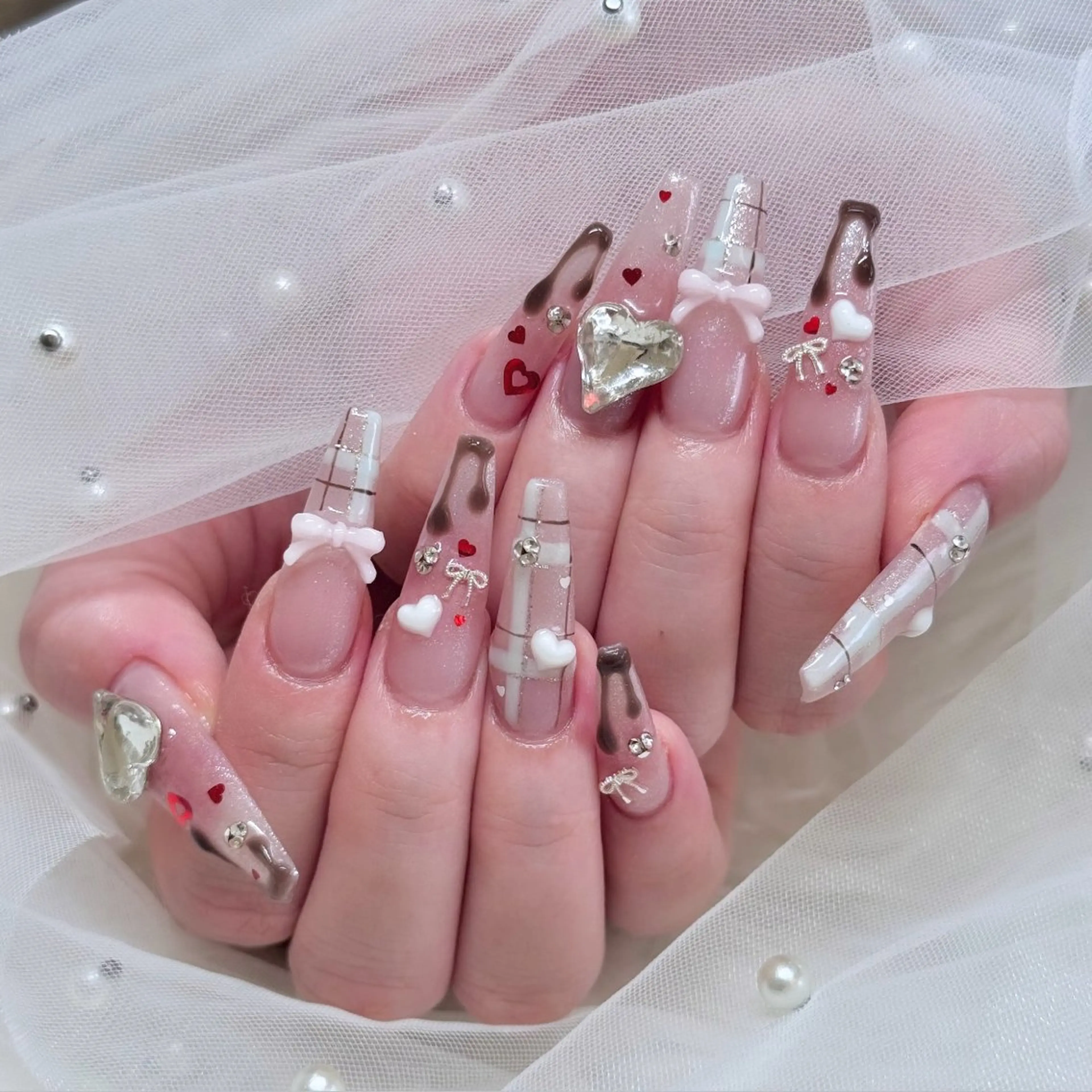 ネイル バレンタイン ハンドネイル ハンドケア Y.Haru joieangeのネイルデザイン