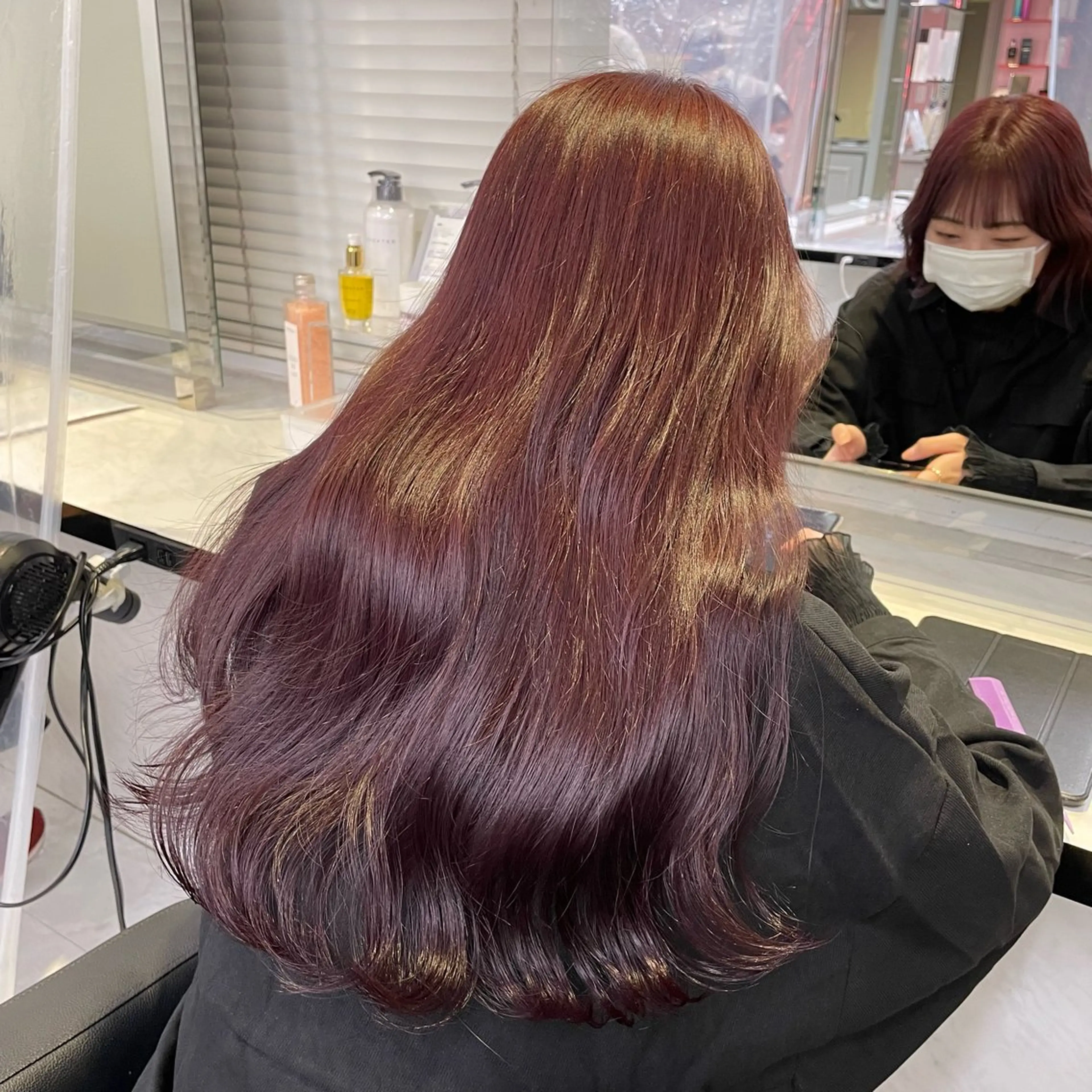 ロング カラー ヘアアレンジ ブリーチ ダブルカラー ブリーチなしカラー レッドカラー ヘアカラー ピンク・ベージュ🩰 カラー🫧とらのヘアスタイル