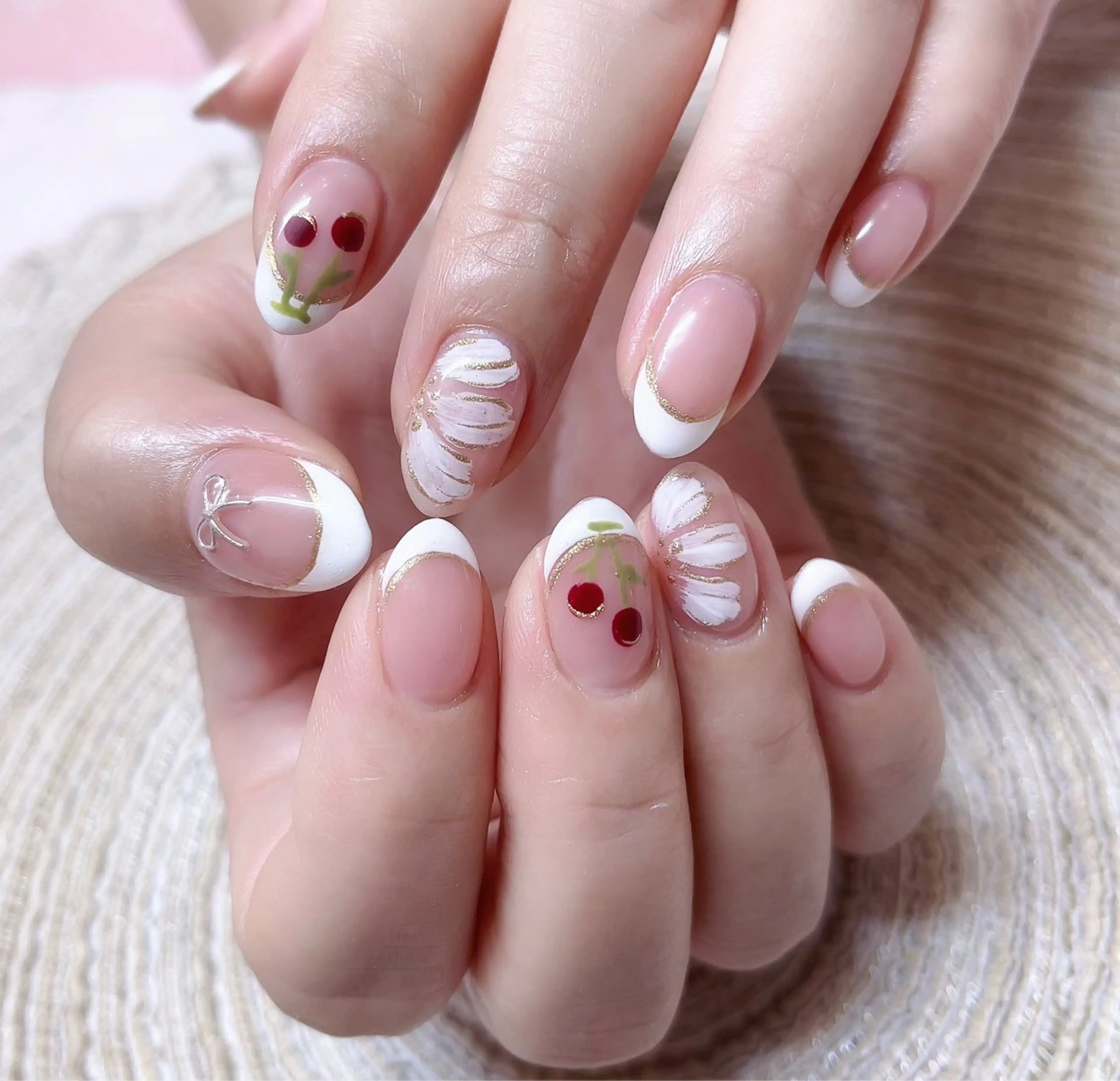 ネイル ハンドネイル MoonNail ユリ🌸のネイルデザイン