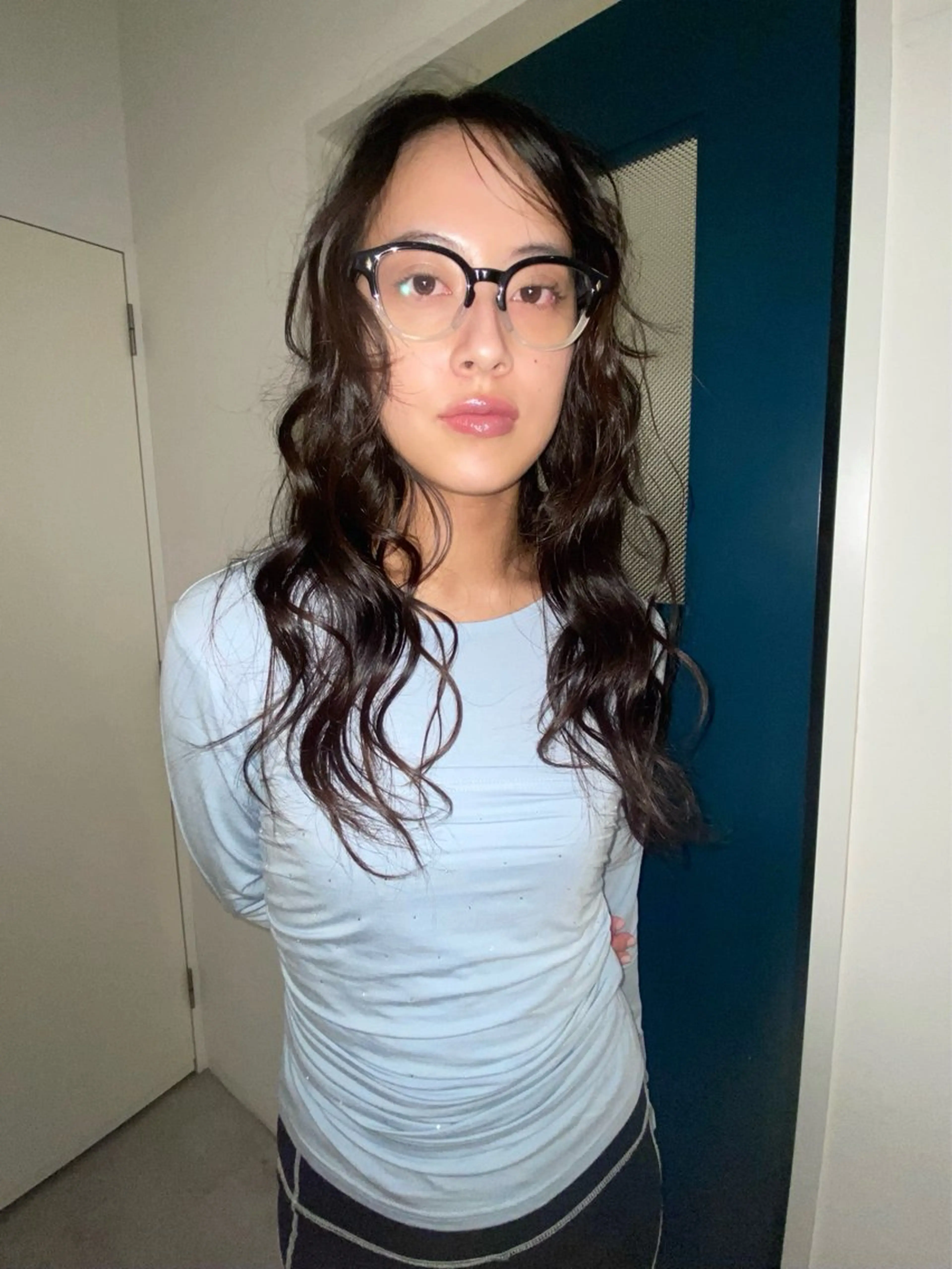 ロング YUUKI/ウルフ .ハイレイヤーのヘアスタイル