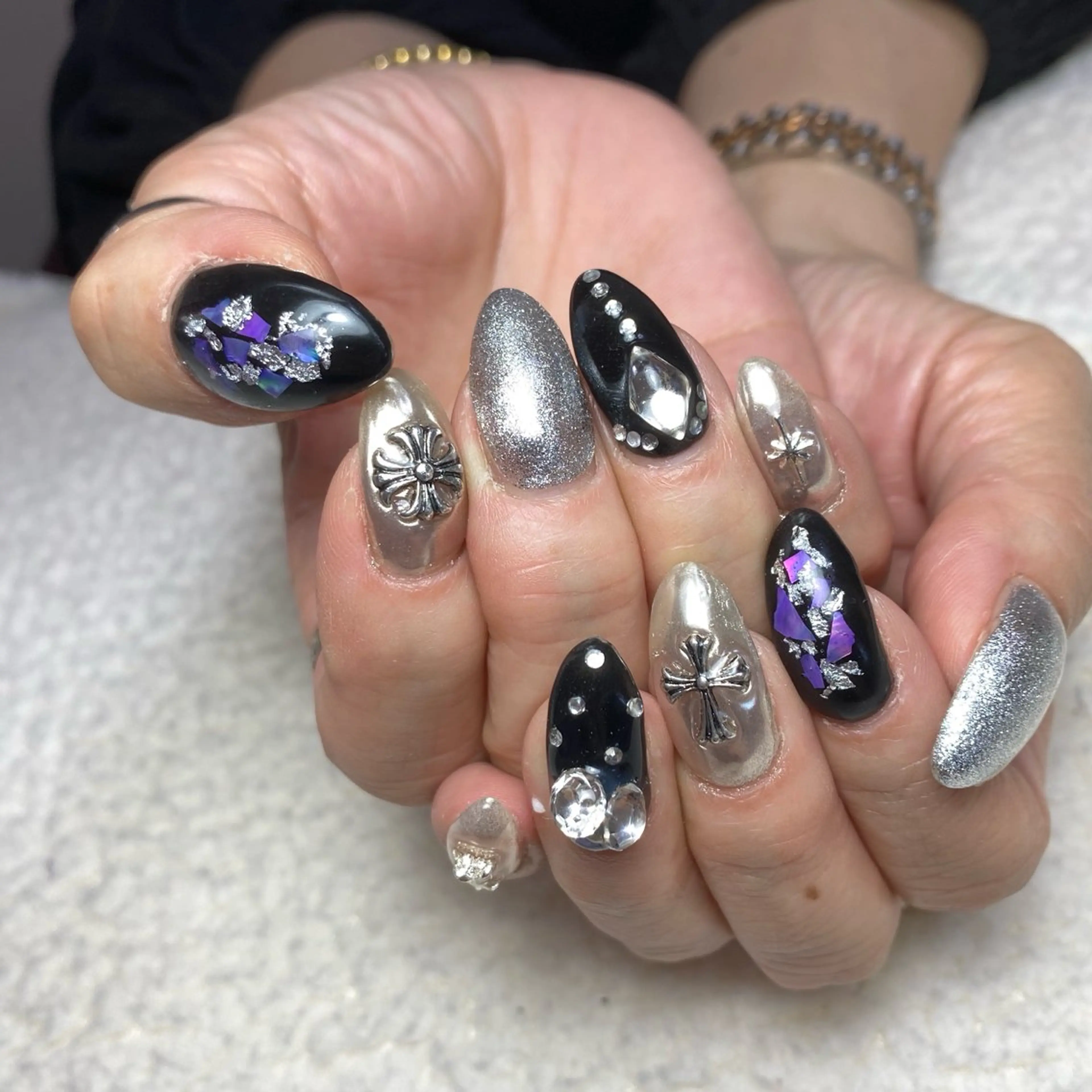 ネイル ミラーネイル 夏ネイル ハンドネイル COCO+所属・COCO +のエステ・リラクイメージ