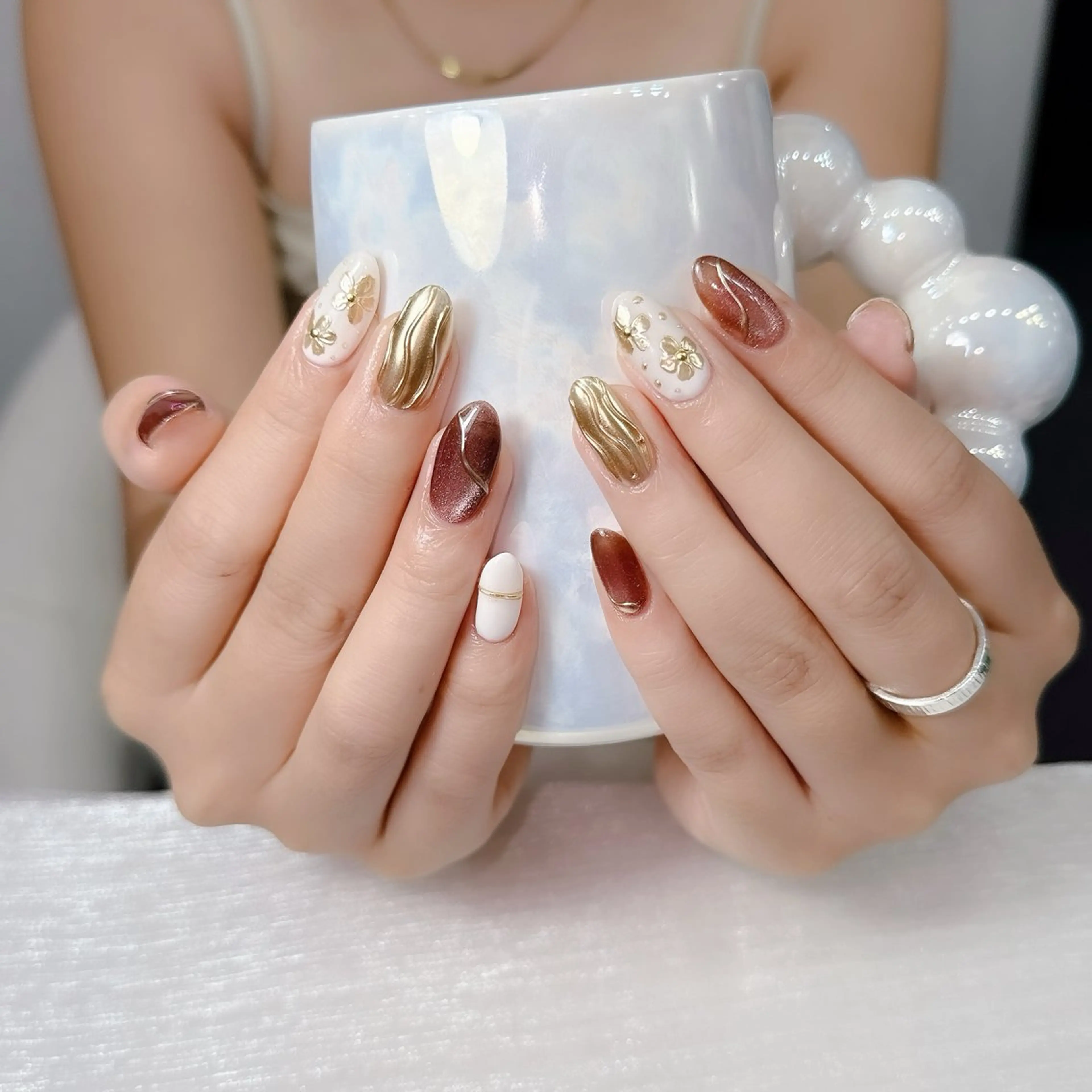 ネイル 長さ出し フレンチネイル 韓国ネイル レース マグネットネイル ハンドネイル yuna ユナのネイルデザイン