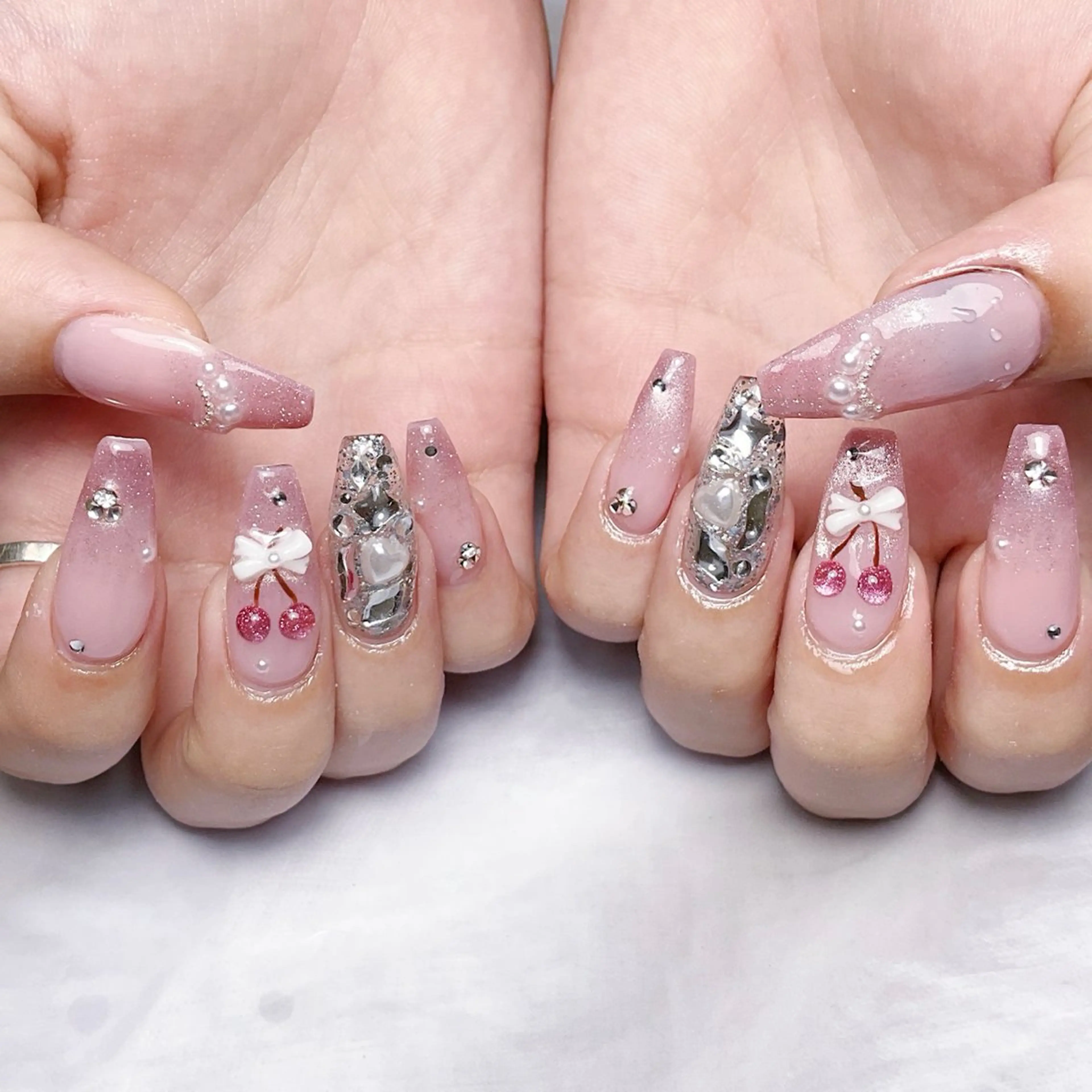 ネイル ハンドネイル 🍭Yun nail hyejin🌸のネイルデザイン