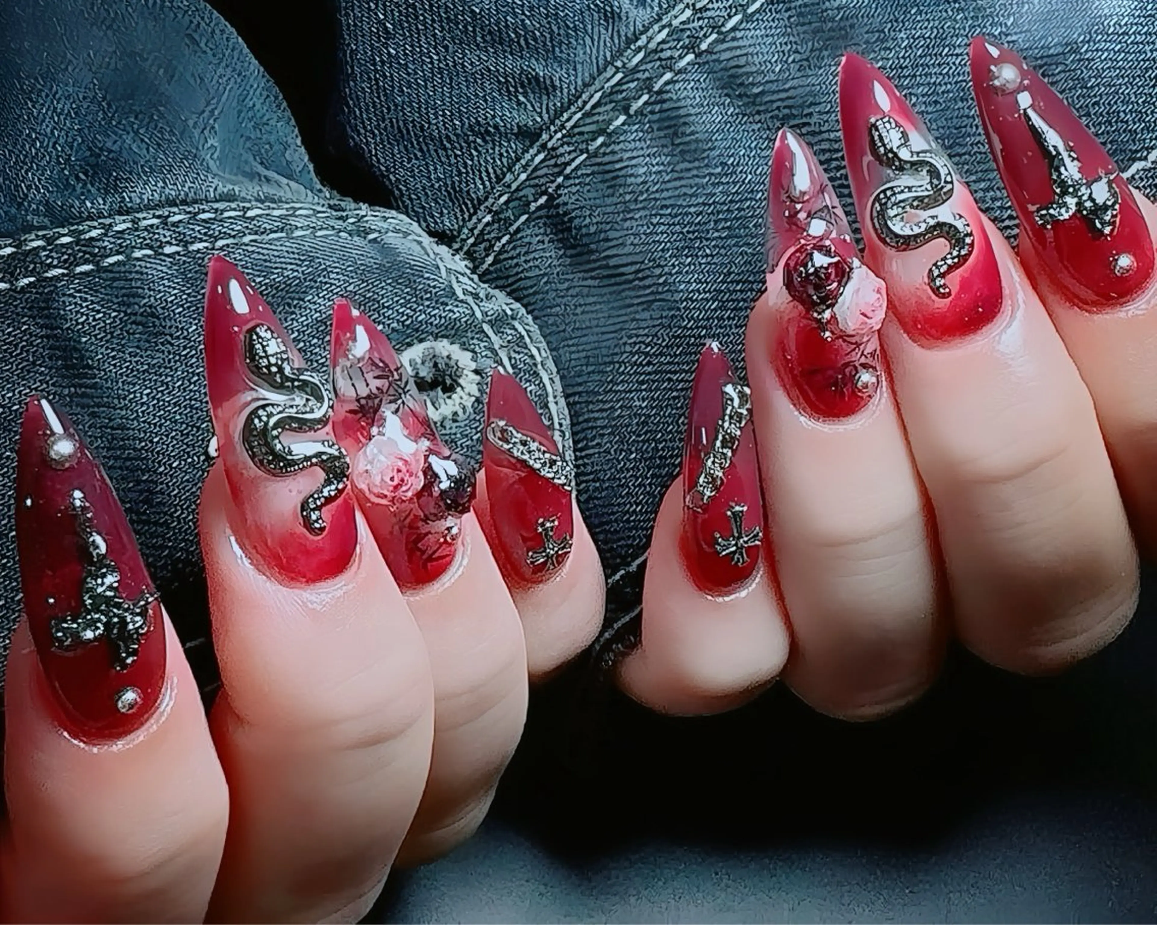 ネイル チークネイル フレンチネイル ガラスフレンチ グラデーション キラキラネイル ハンドネイル Rin Nail 新大久保店のネイルデザイン