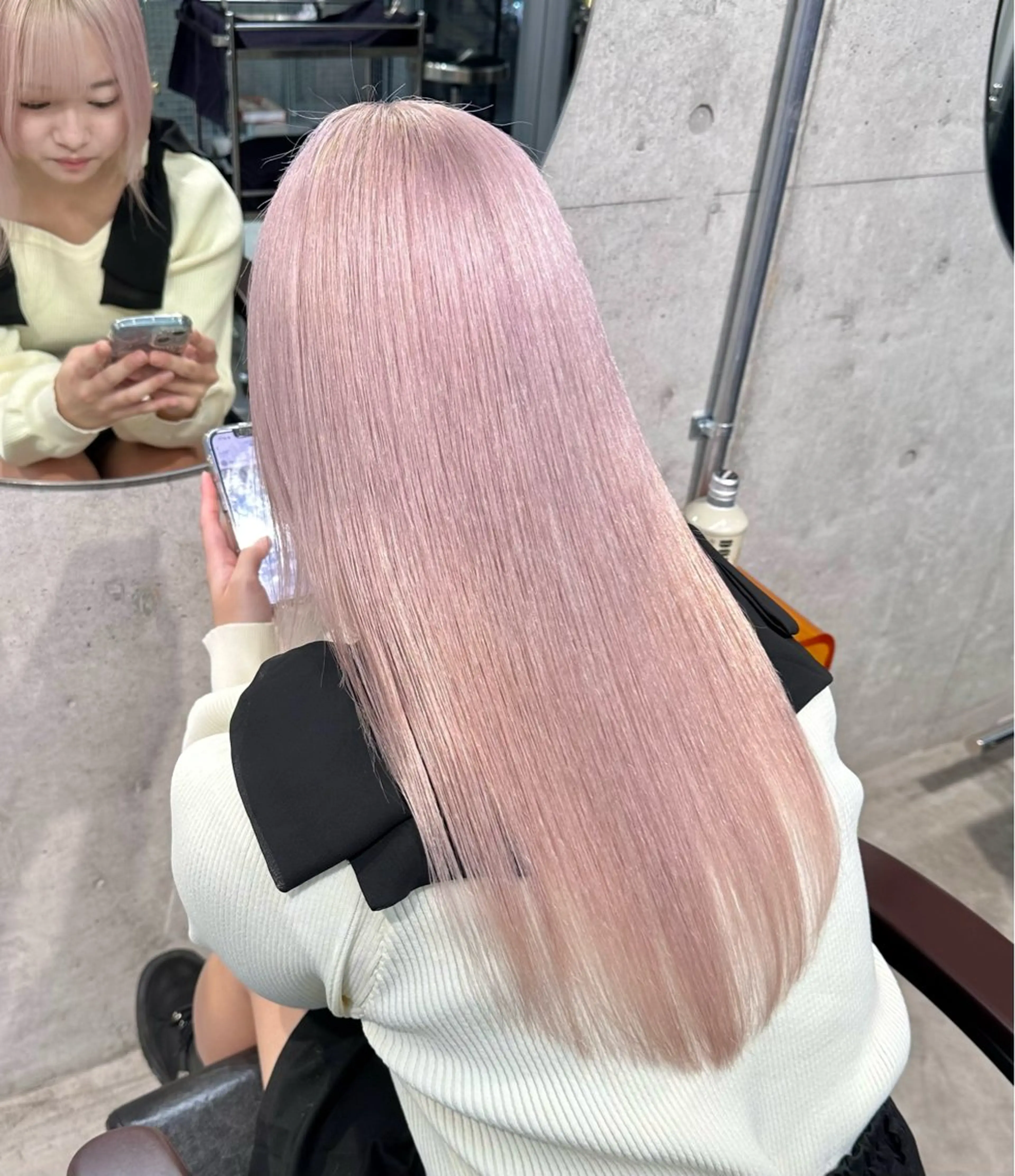 カラー 漆畑 莉奈のヘアスタイル
