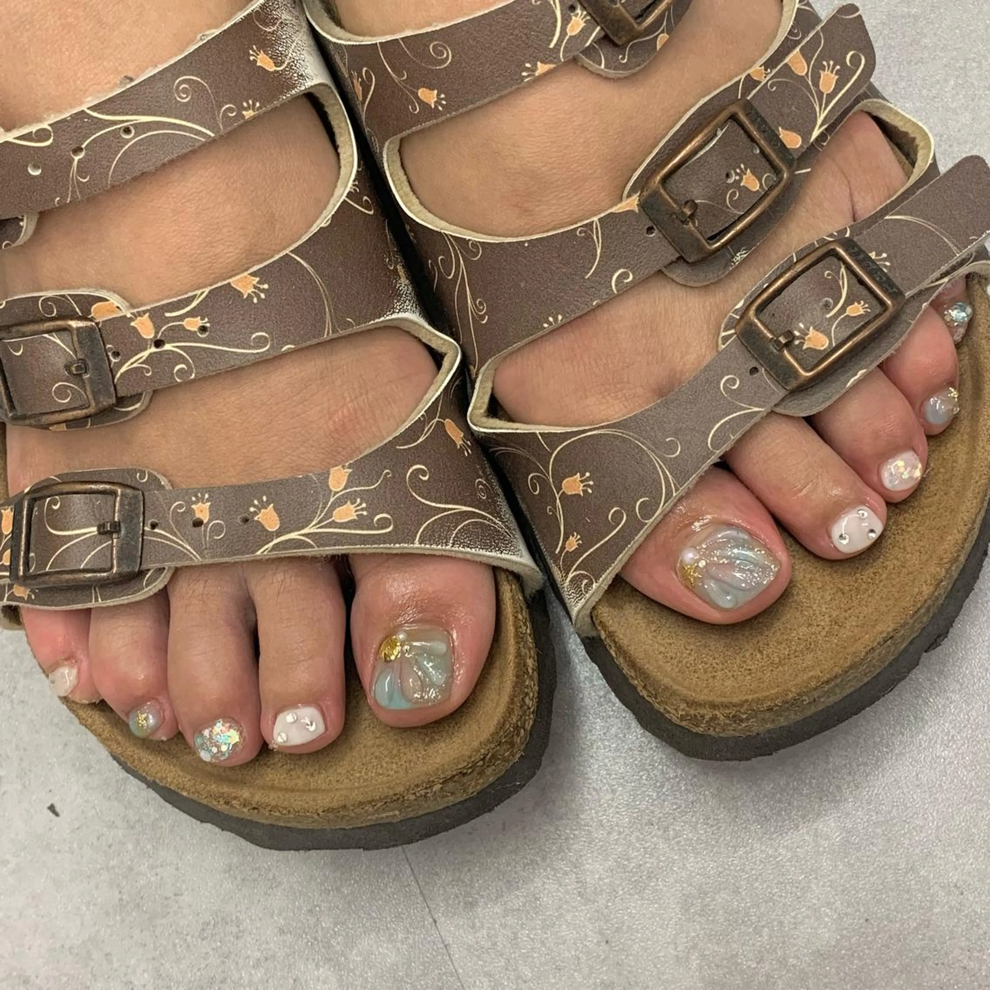 ネイル フットネイル マキノ ユイのネイルデザイン