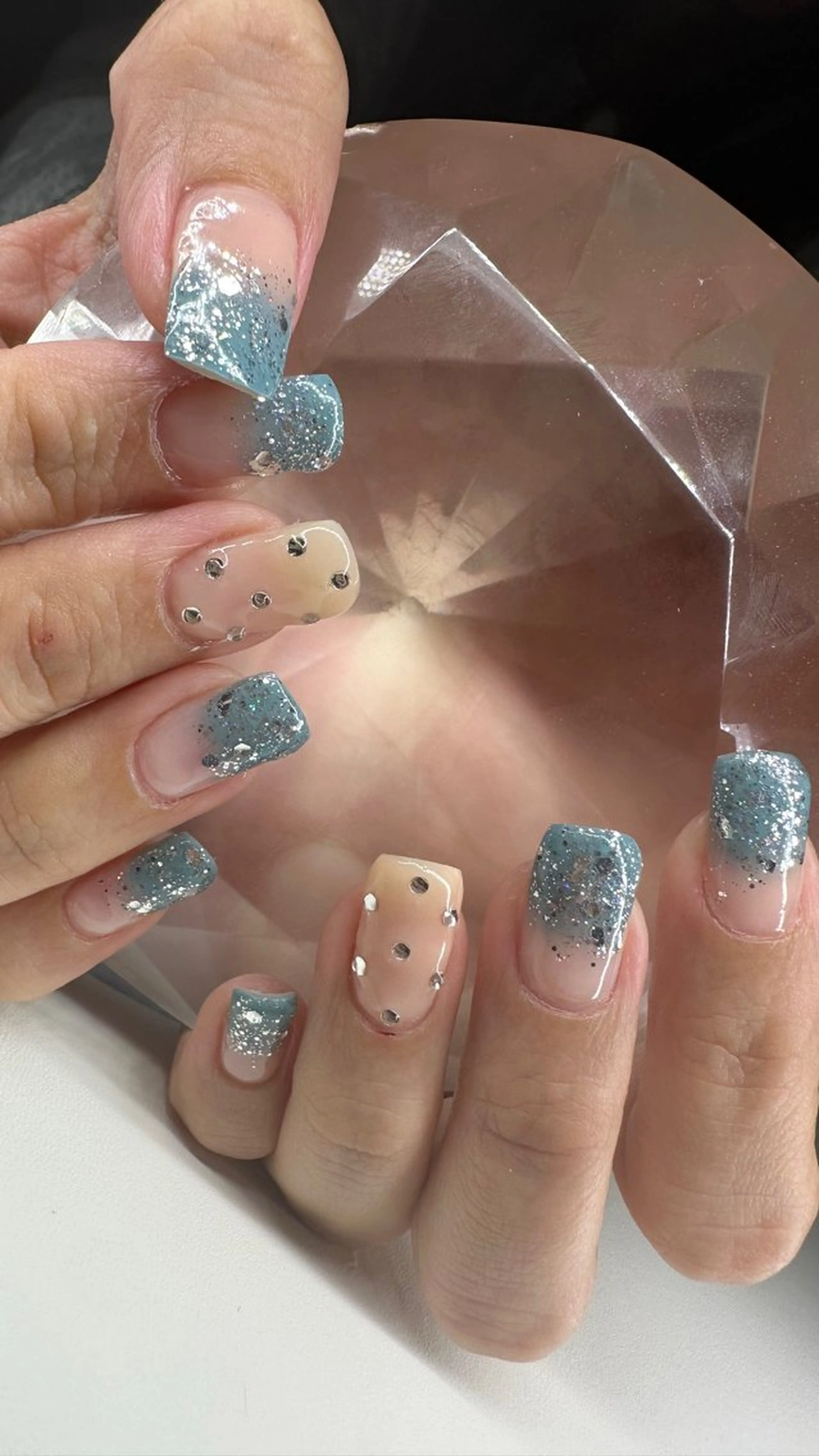 ミディアム ハンドネイル YOKOSUKA🧸 NAIL🌿🫧💛のネイルデザイン