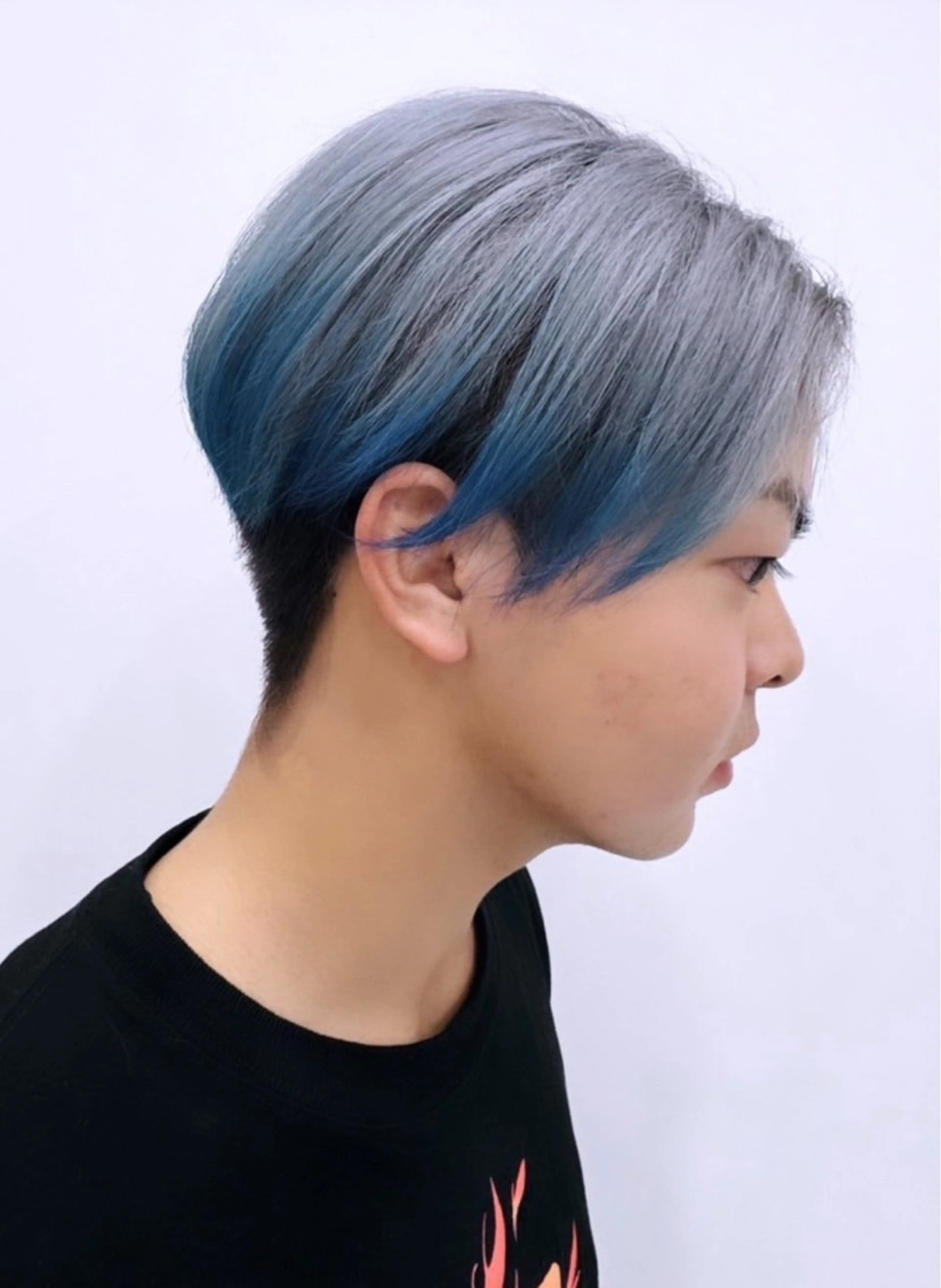 ショート カラー ブリーチ ヘアカラー 稲村 toshiのヘアスタイル