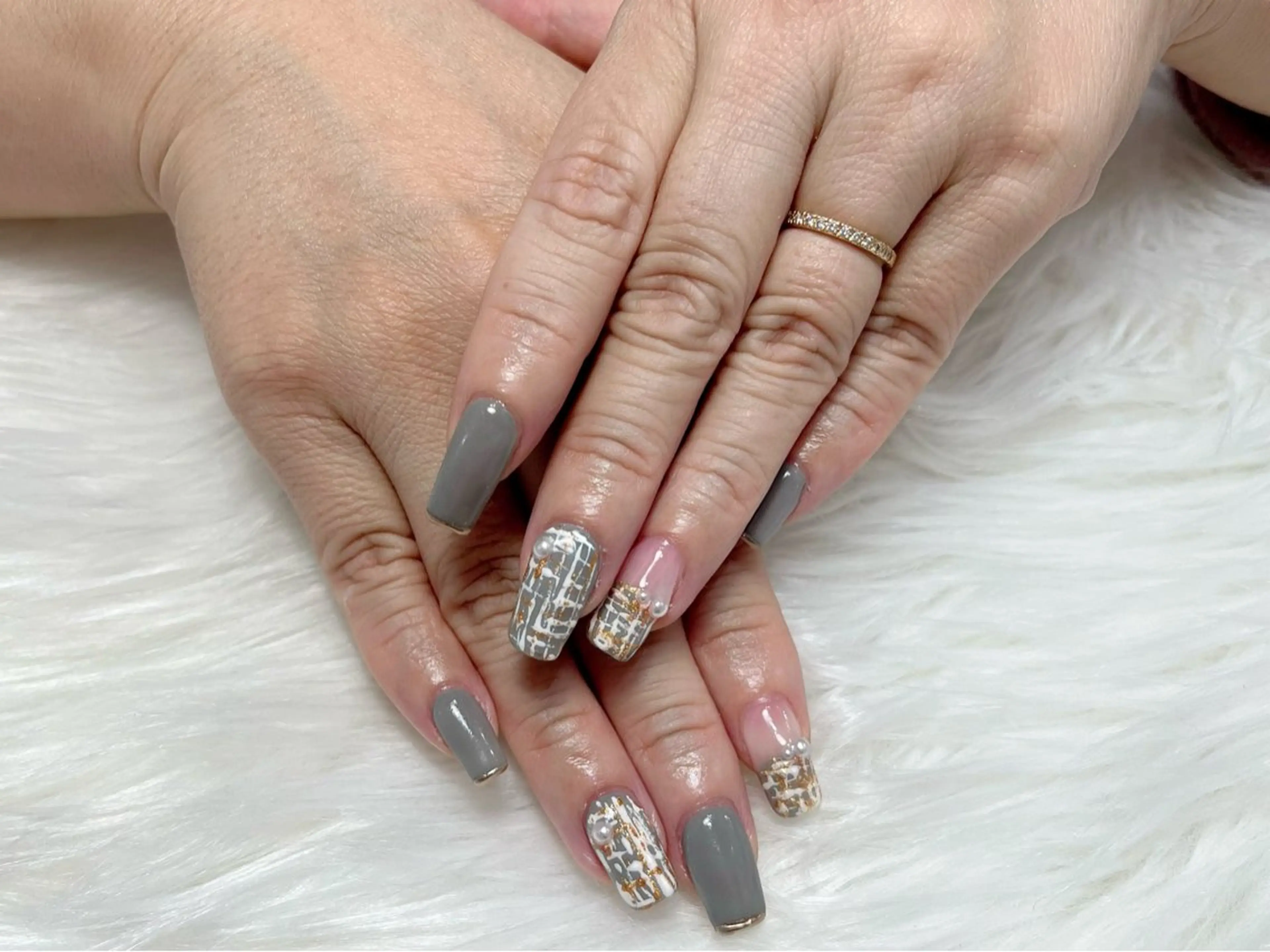 ネイル アートネイル ツイードネイル ANDRUCHE Coconaのネイルデザイン