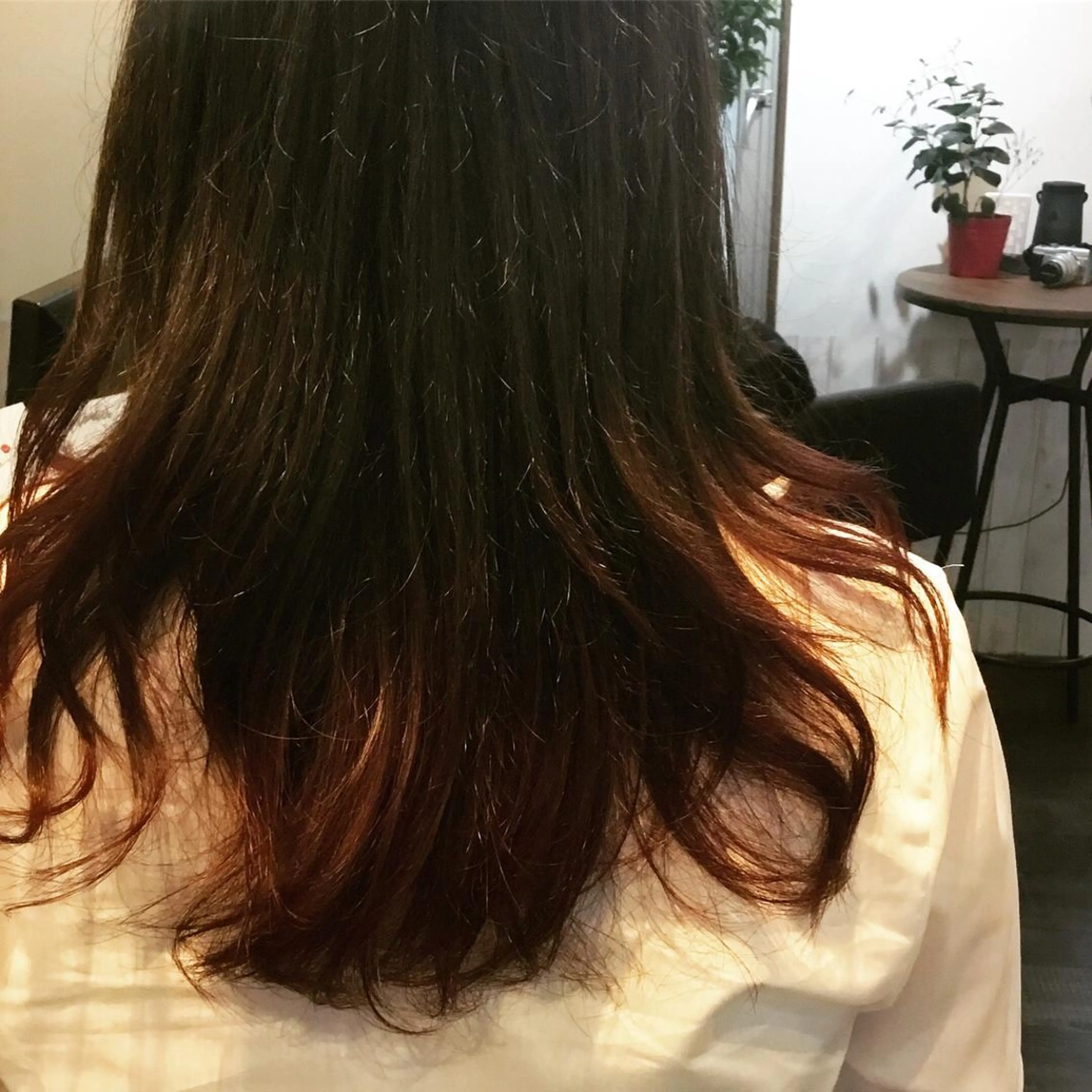 セミロング カラー embrace エンブレイスのヘアスタイル