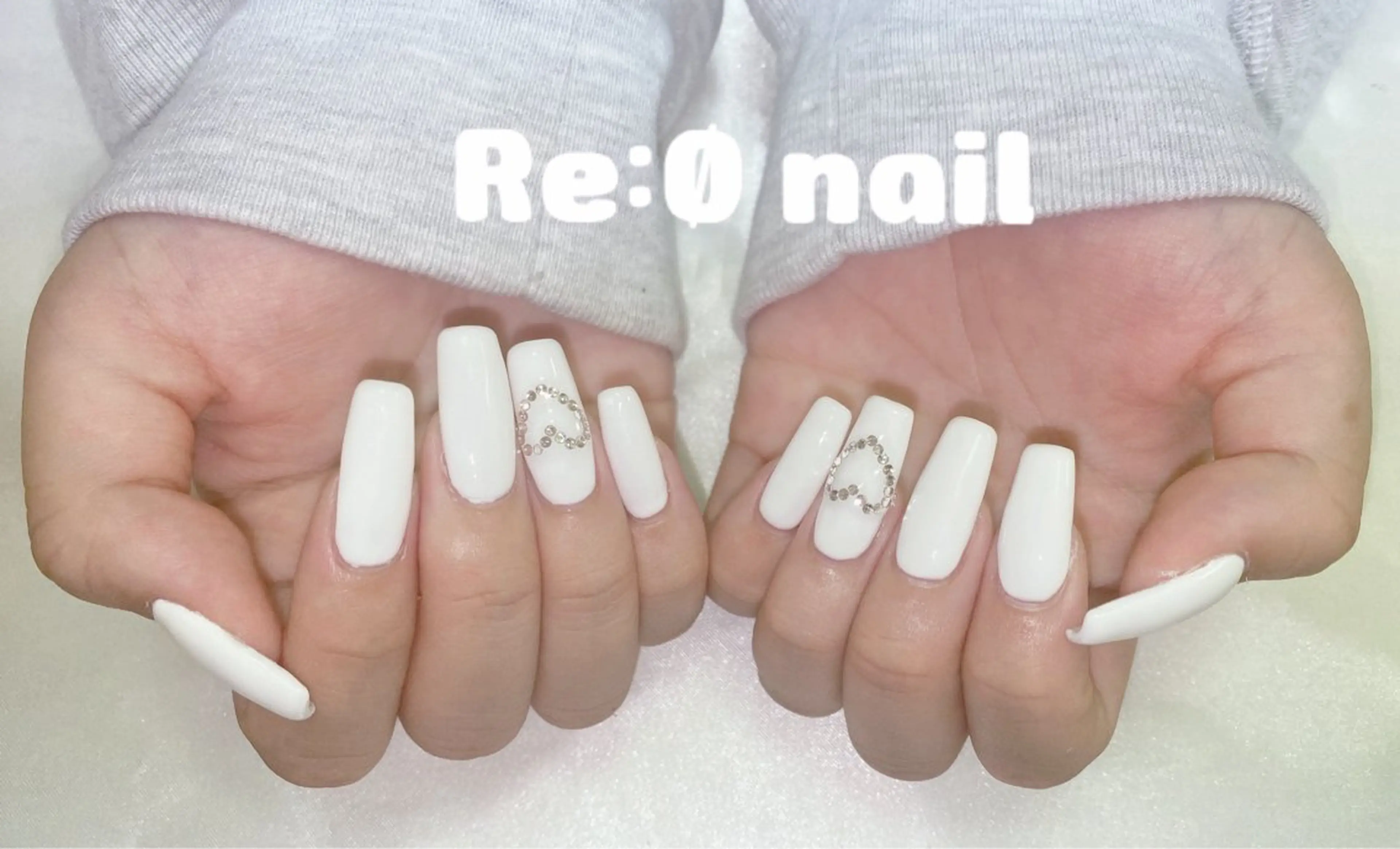 ネイル ホワイト ハンドネイル Re:Ø nail 🩵TSUJIのネイルデザイン