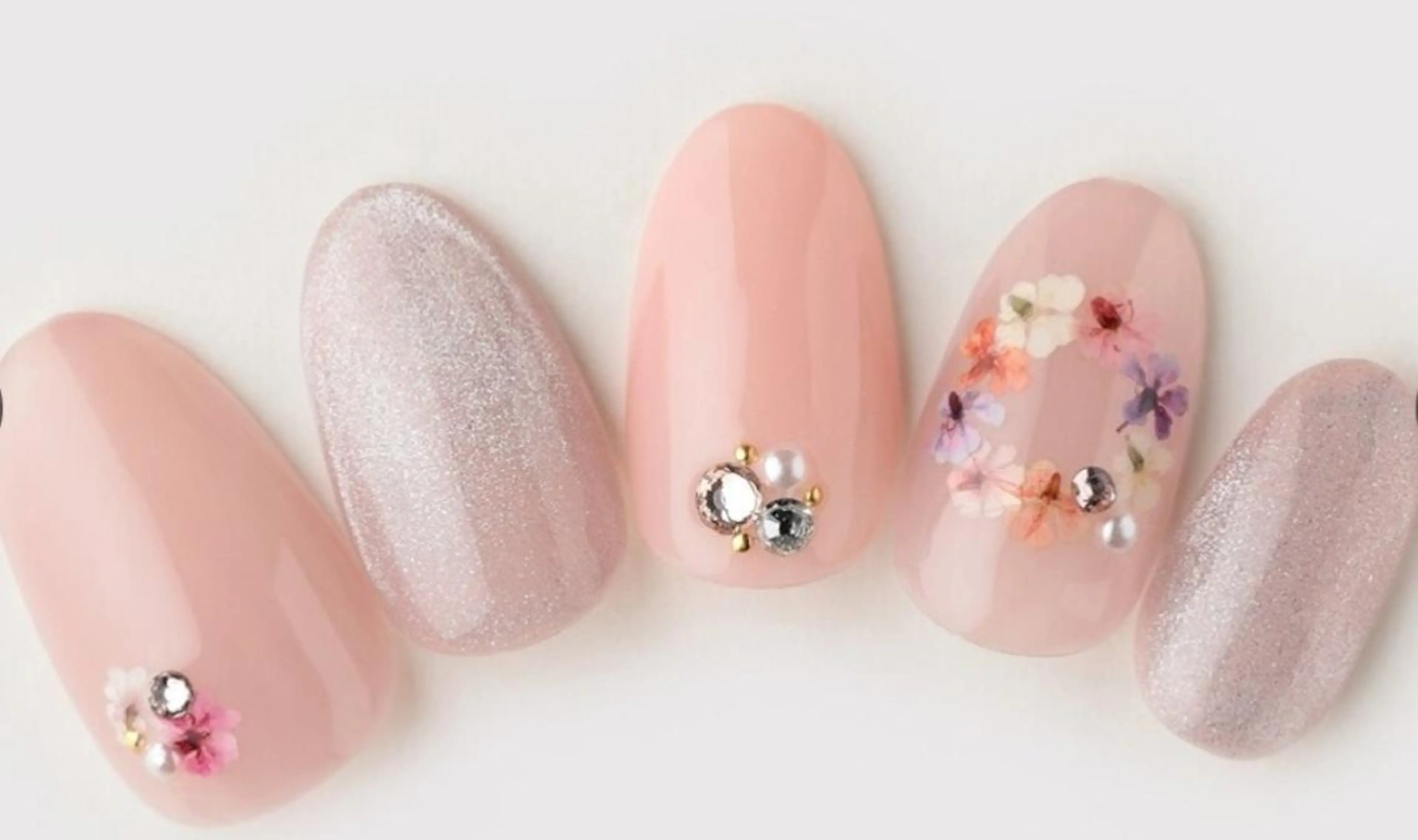 ネイル フラワーネイル privateサロン creaのネイルデザイン