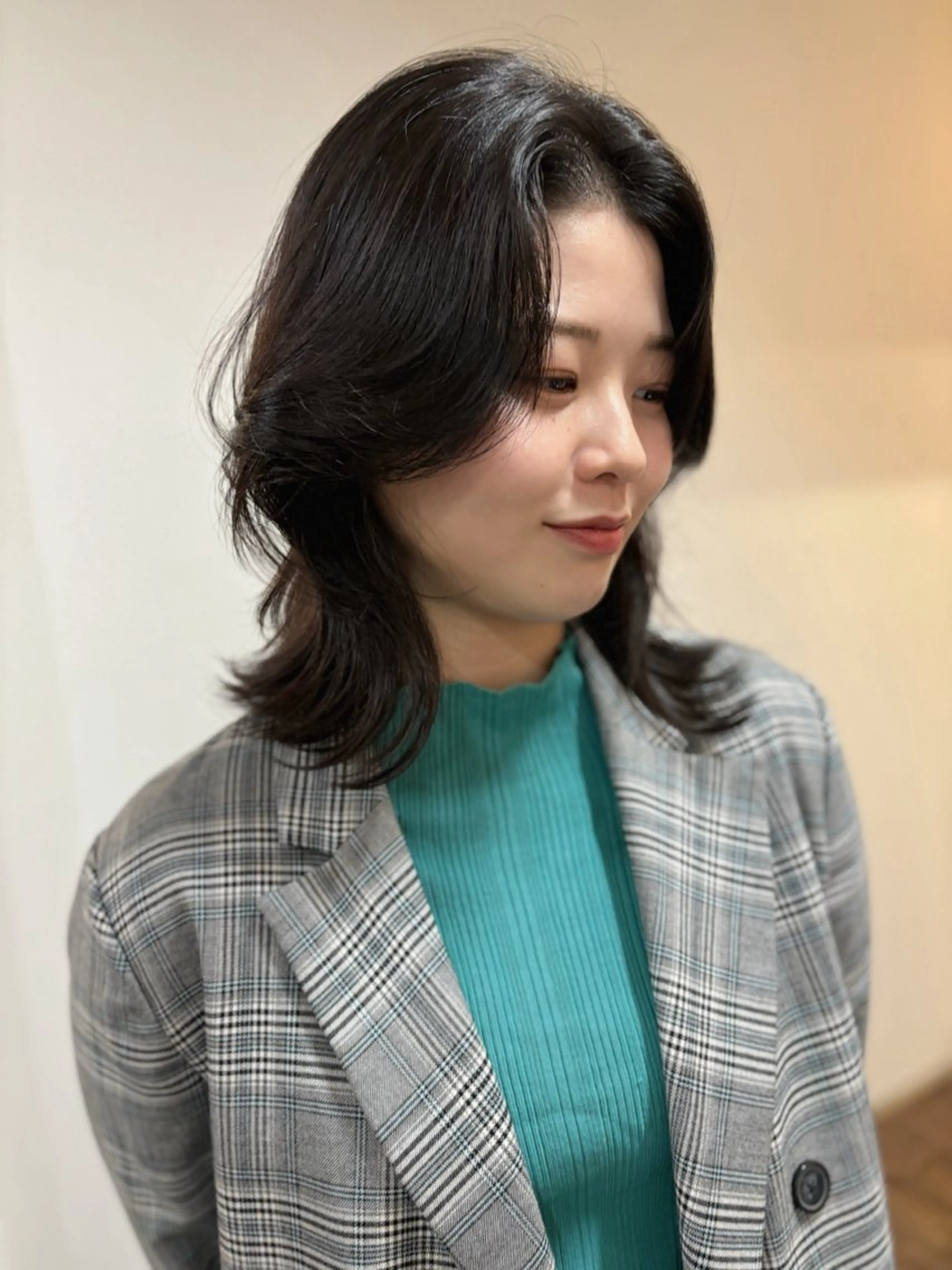 ミディアム パーマ ミディアムパーマ くびれヘア カット ヘアカラー トリートメント 【韓国レイヤー特化 ハッシュカット】のヘアスタイル